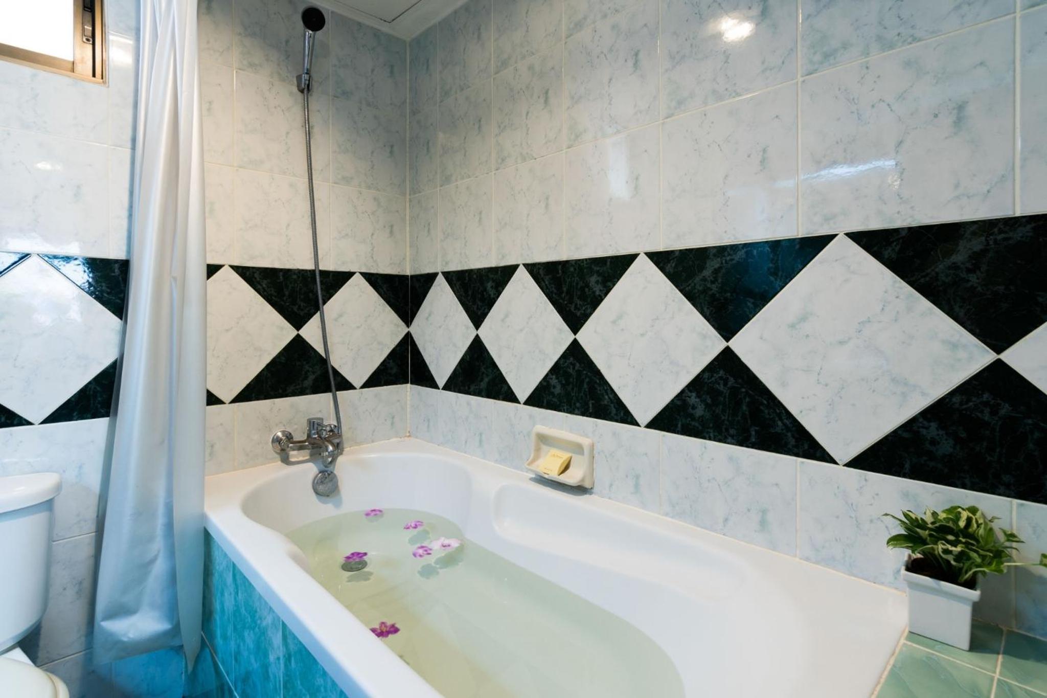 Two-Bedroom Suite - Photo 16