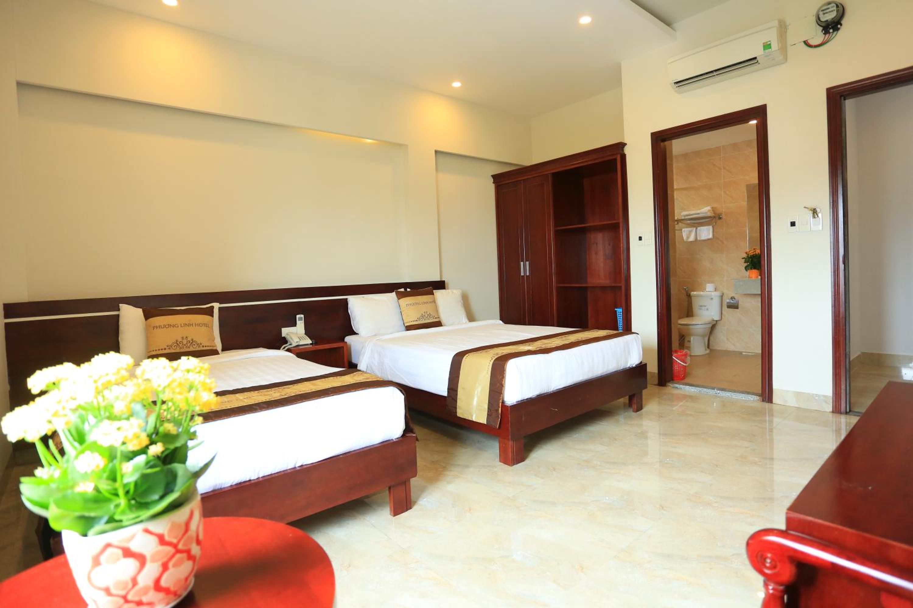 Deluxe Room (2 Adults + 1 Child)