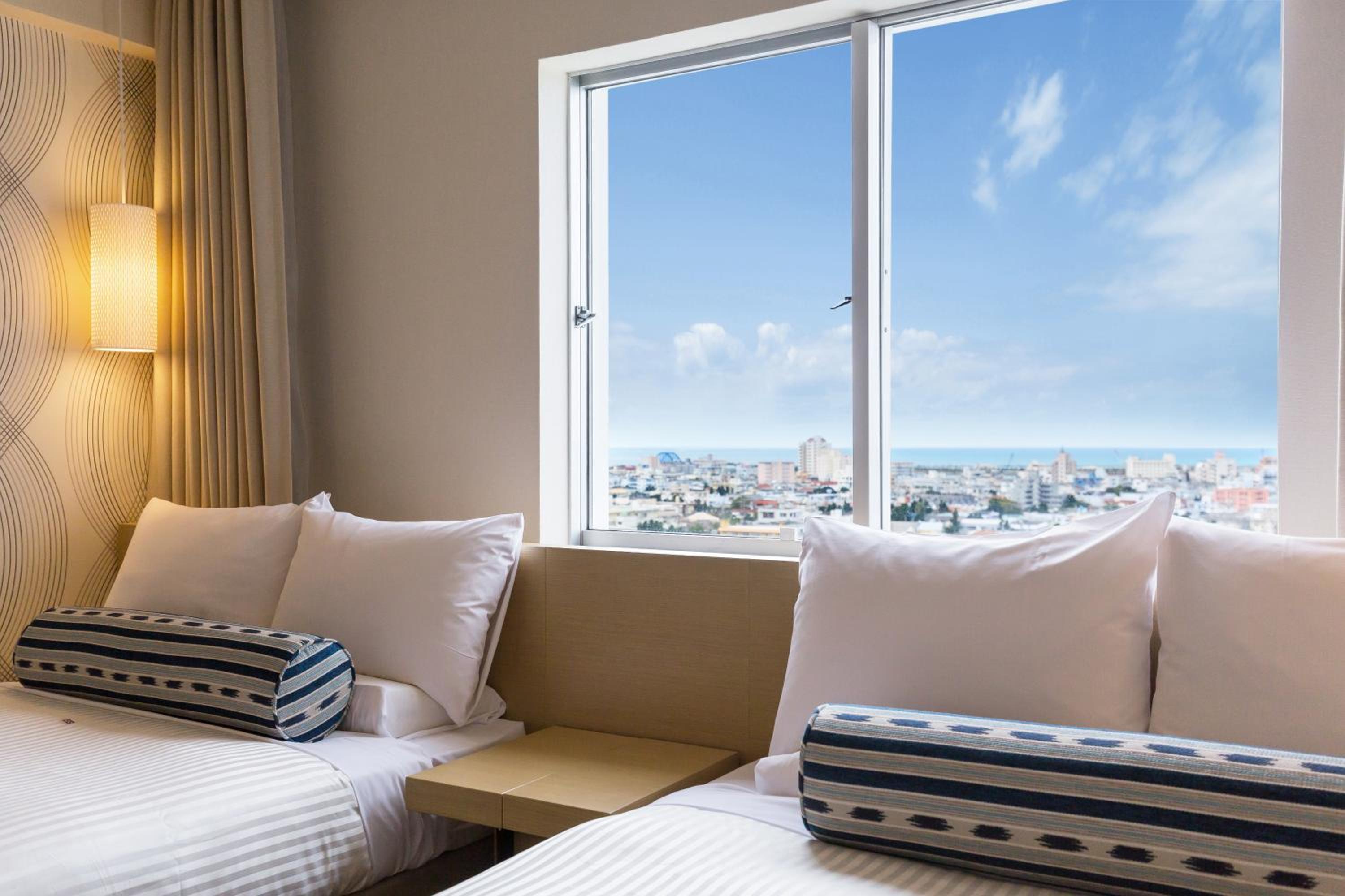 Superior Twin Room with Ocean View - Non-Smoking - Photo 4