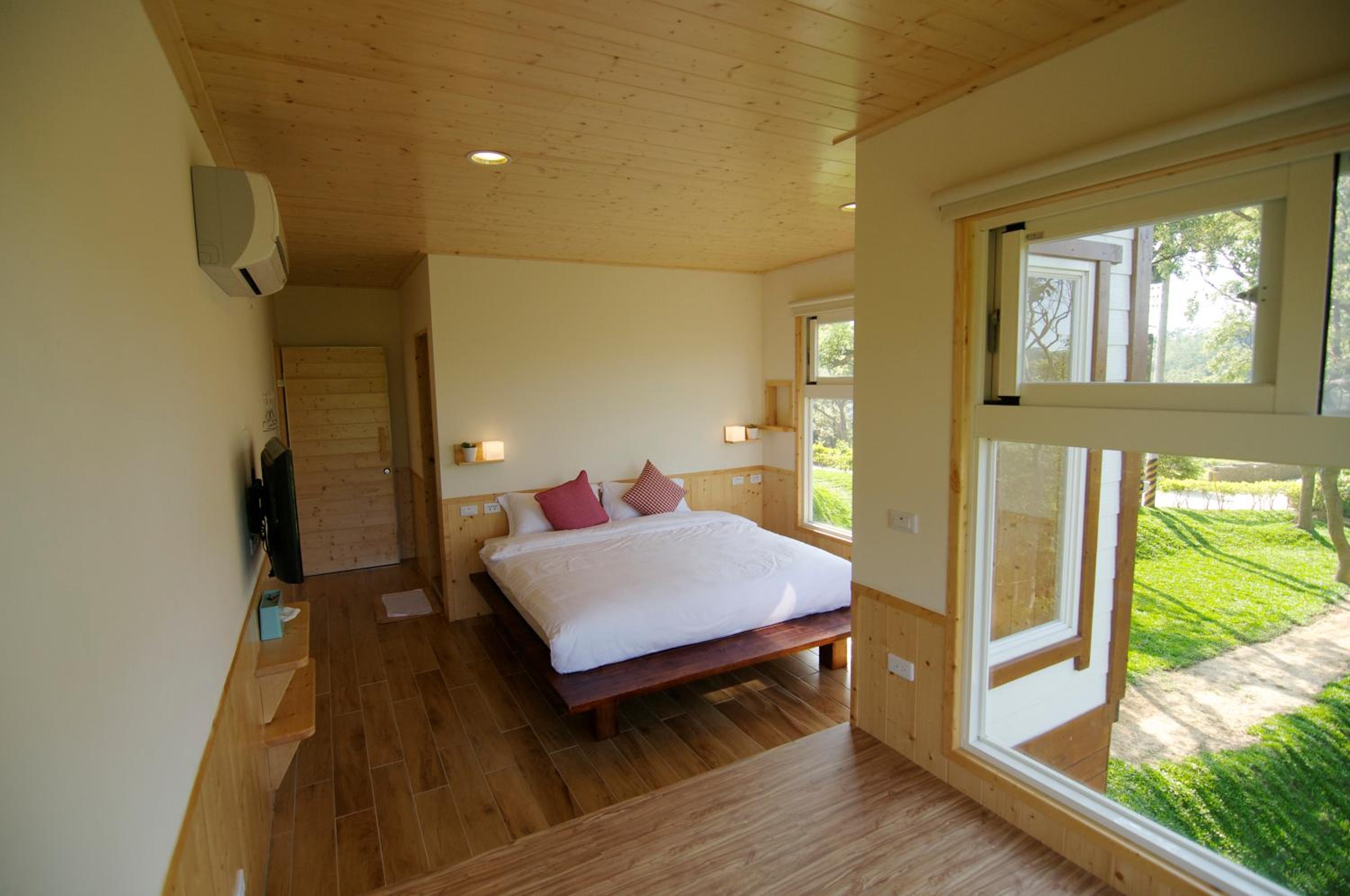 Quadruple Room with Mountain View photo 2