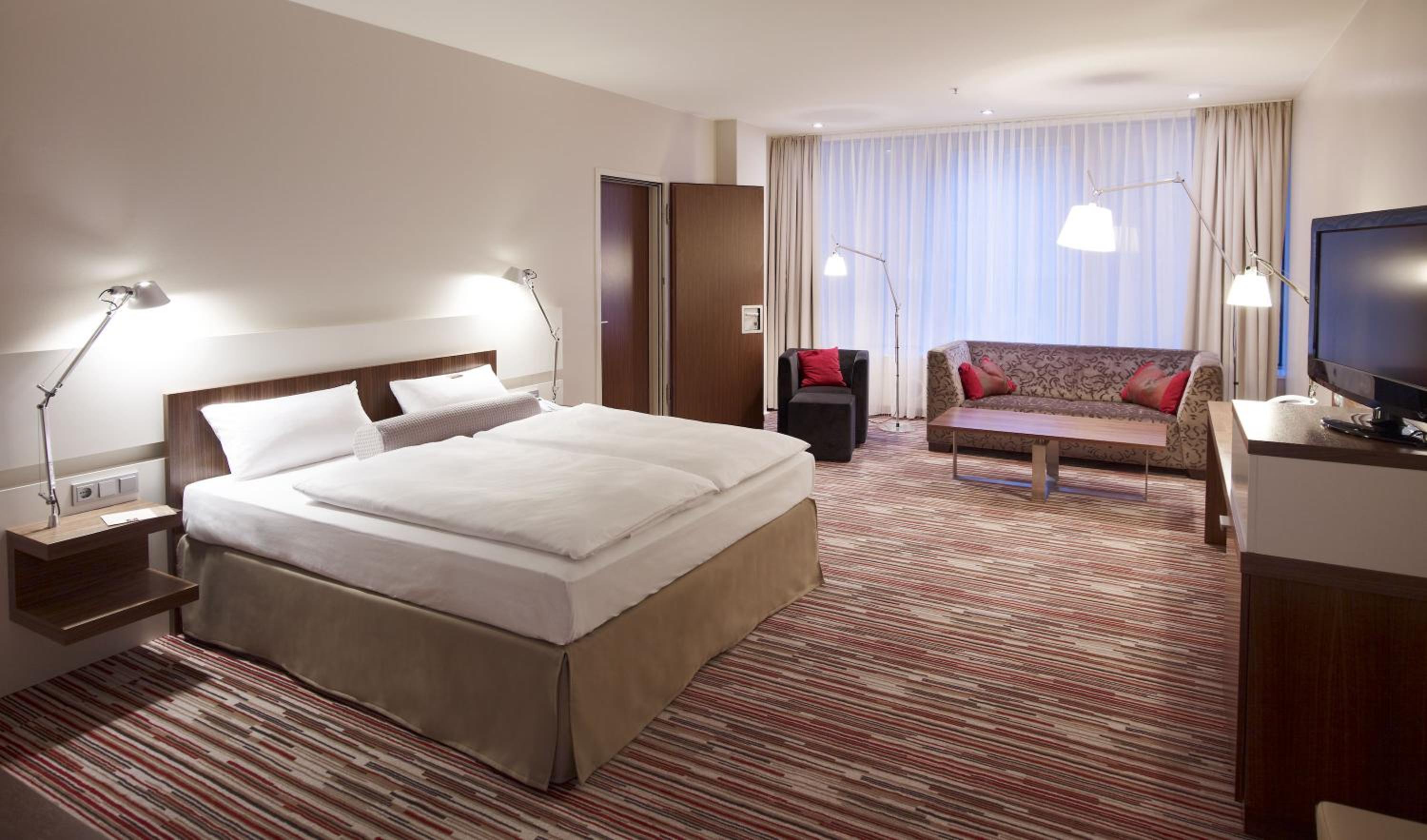Executive Room - Photo 3