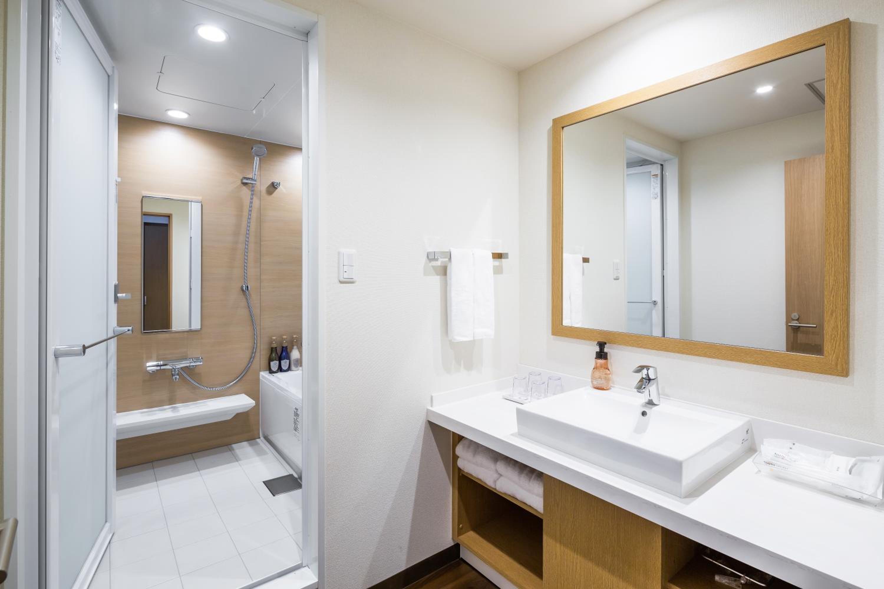 Deluxe Quadruple Room - Non-Smoking - Photo 4