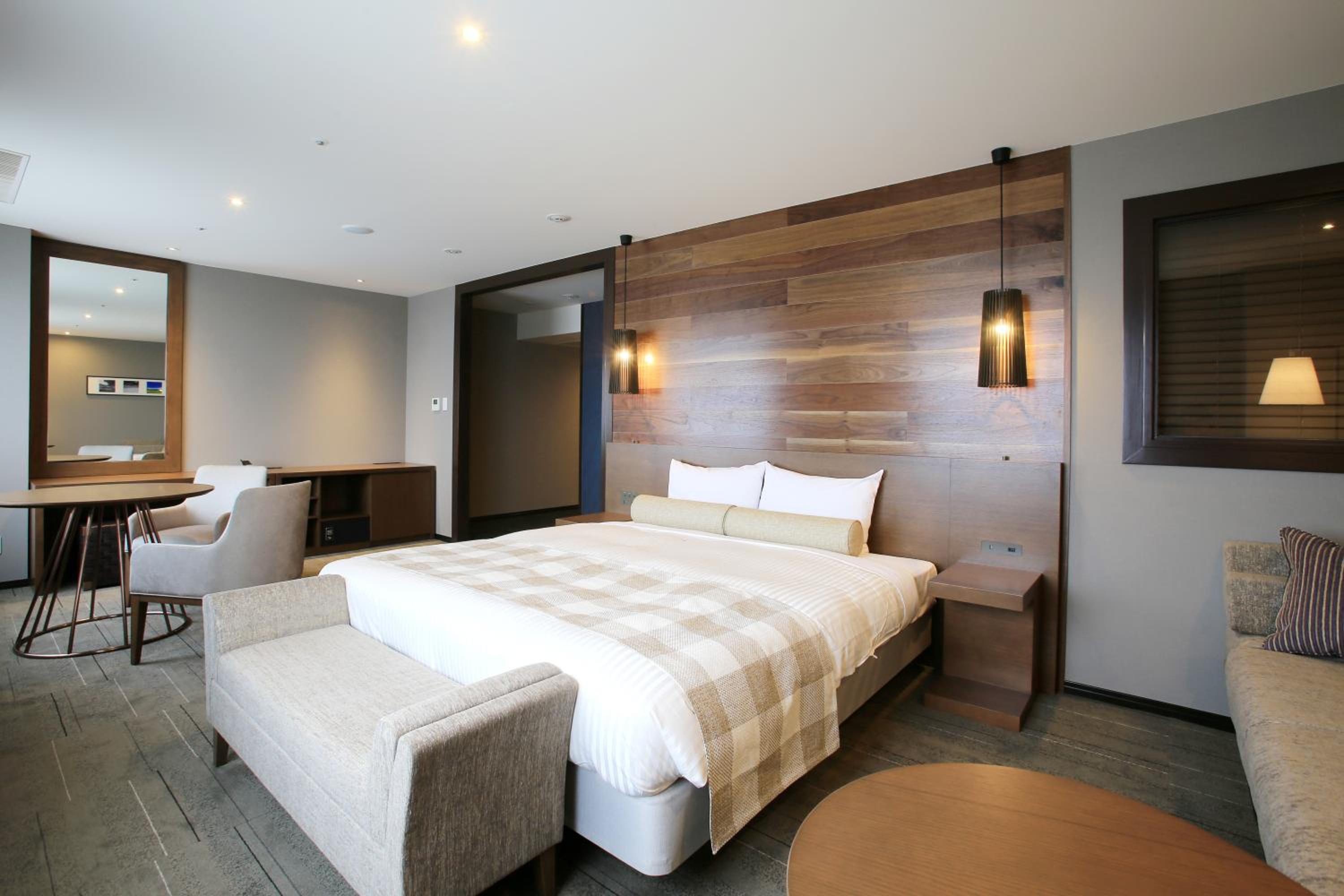 Deluxe Queen Room with Ocean View - Non-Smoking - Photo 5