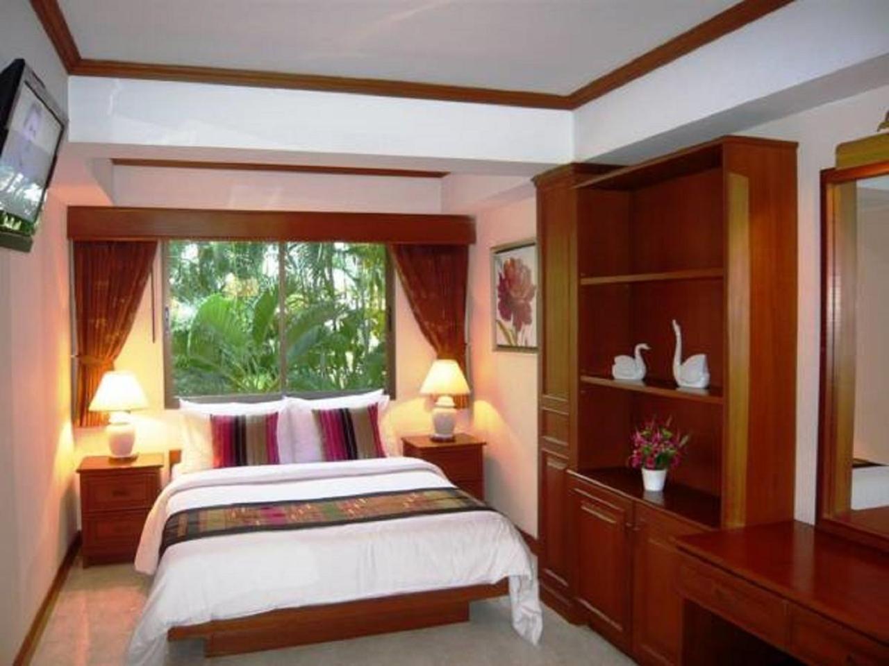 Two-Bedroom Suite - Photo 6