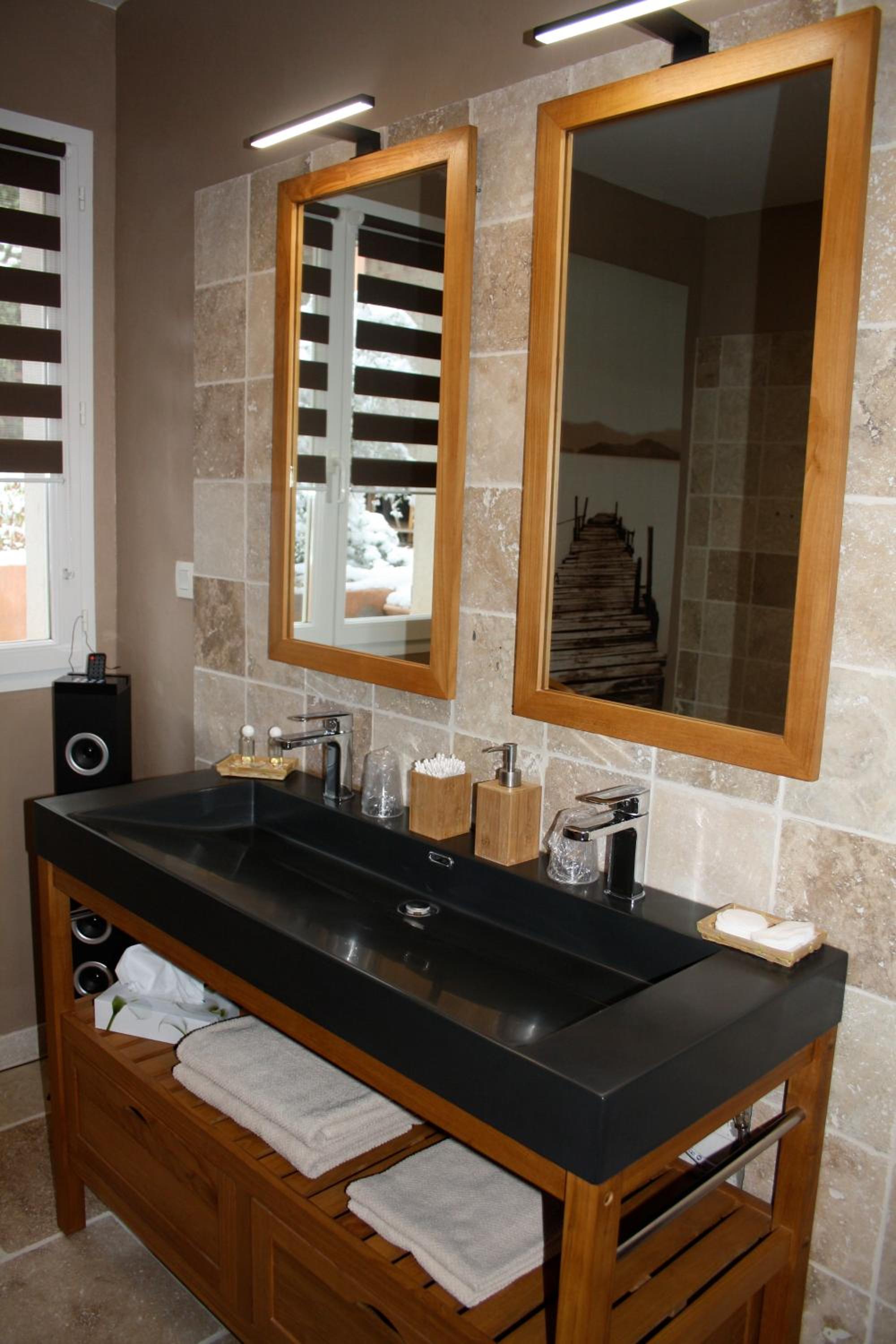 Deluxe Room - Photo 3