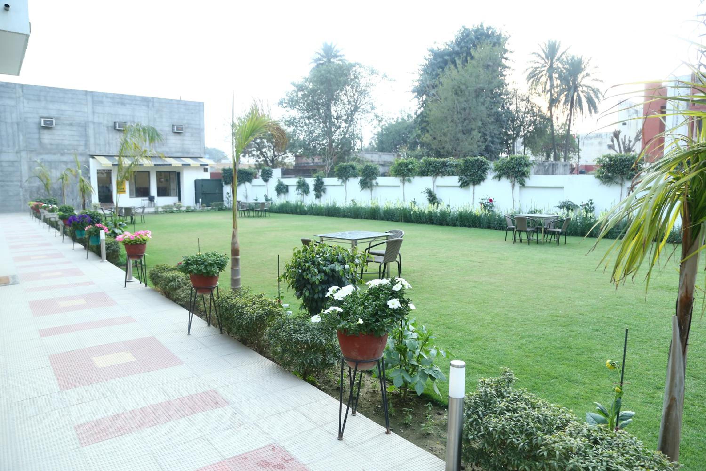 King Room with Garden View - Photo 7