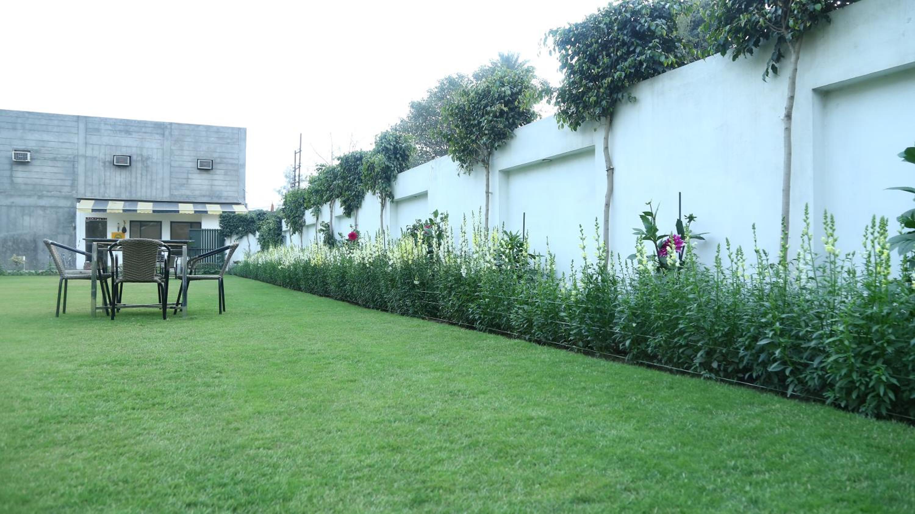 King Room with Garden View - Photo 2