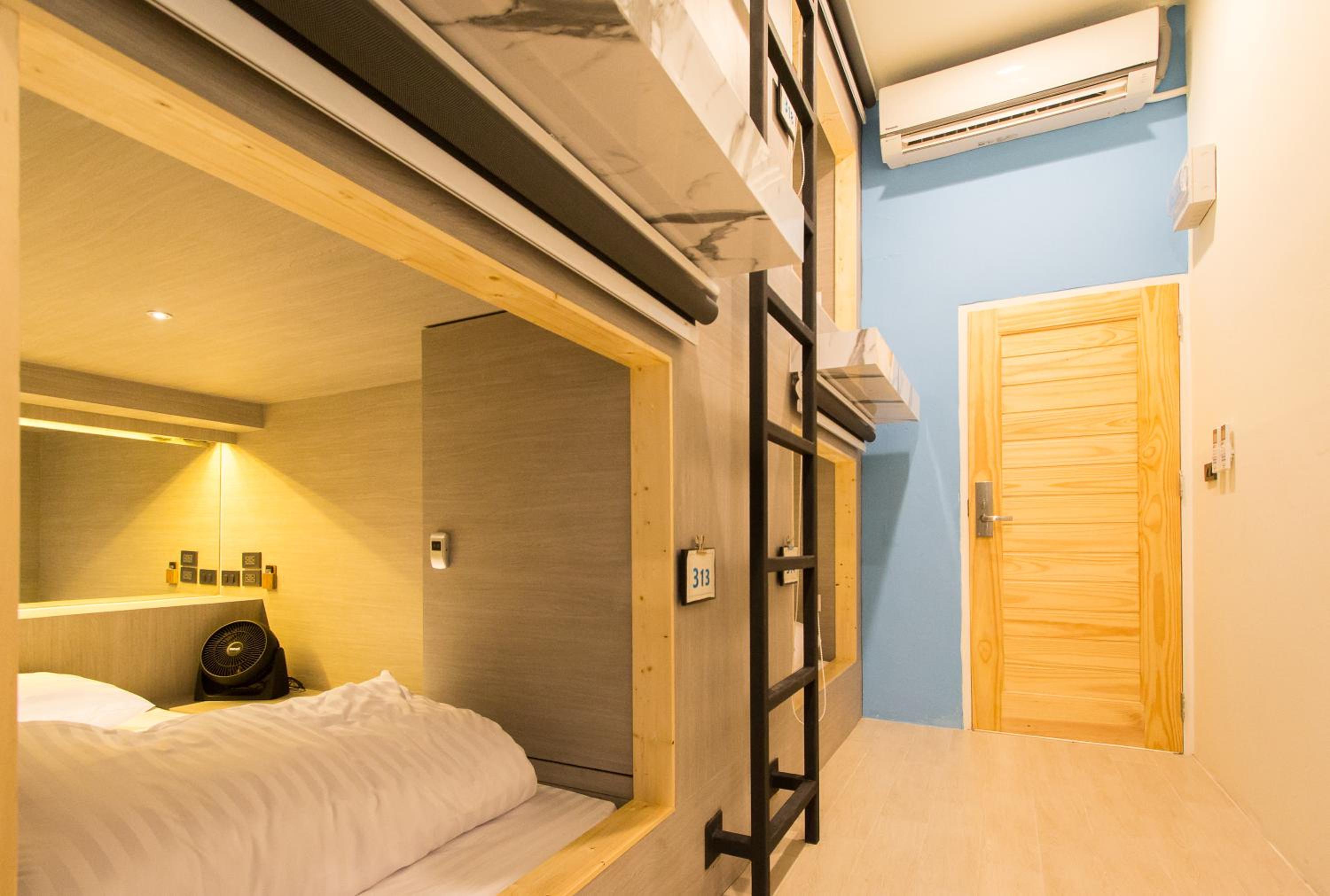 Capsule Bed in Female Dormitory Room photo 2