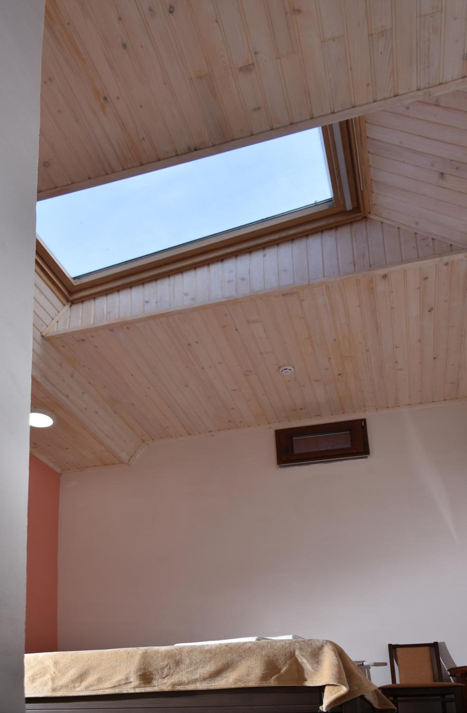 Standar Double Room - Attic photo 3