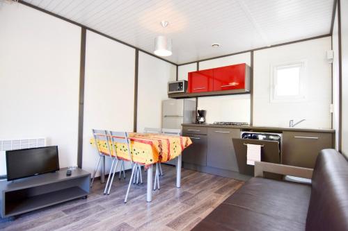 Chalet (4 Adults) photo 3