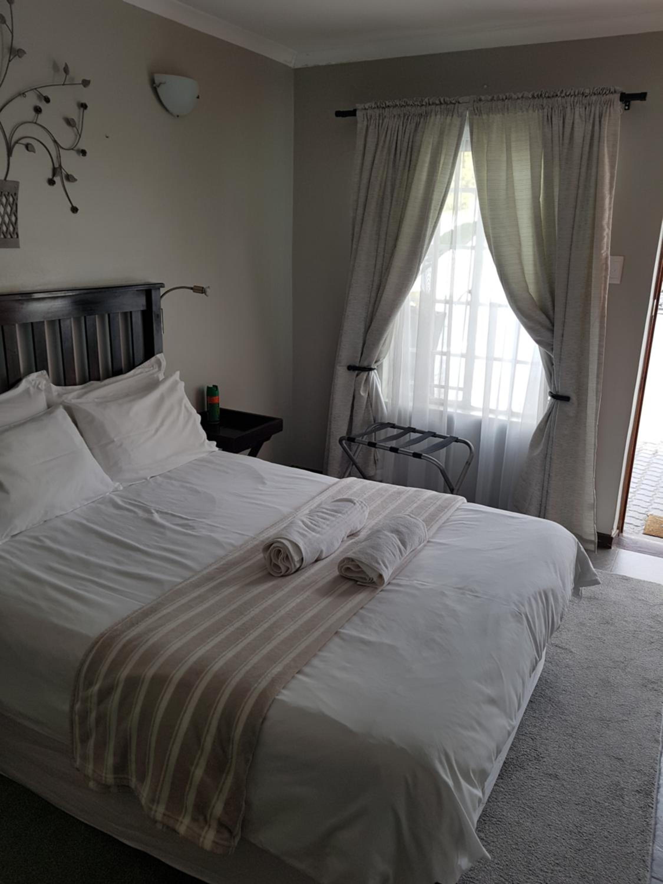 Double Room with Private Bathroom photo 2