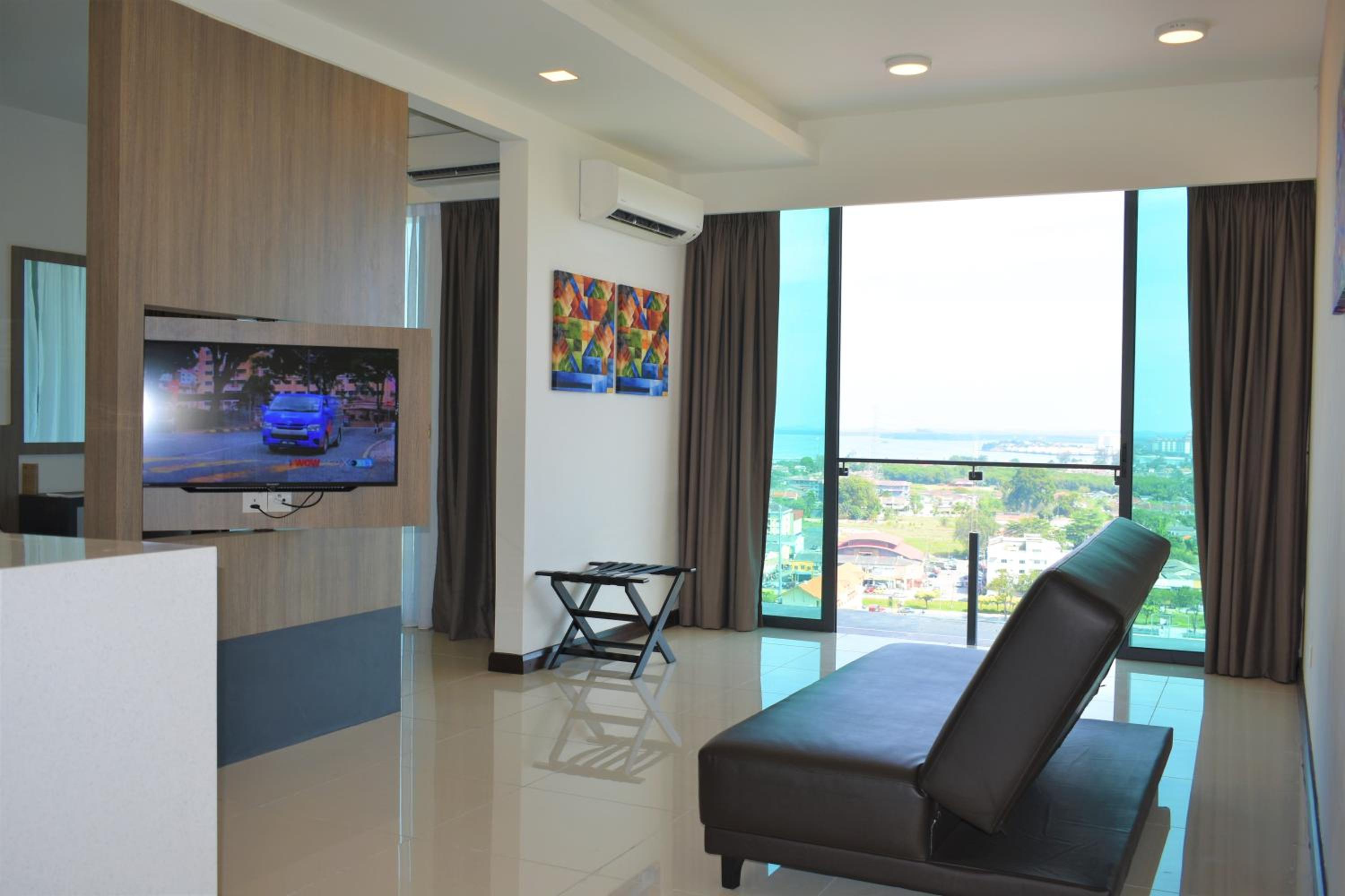 Executive Suite with City View photo 1