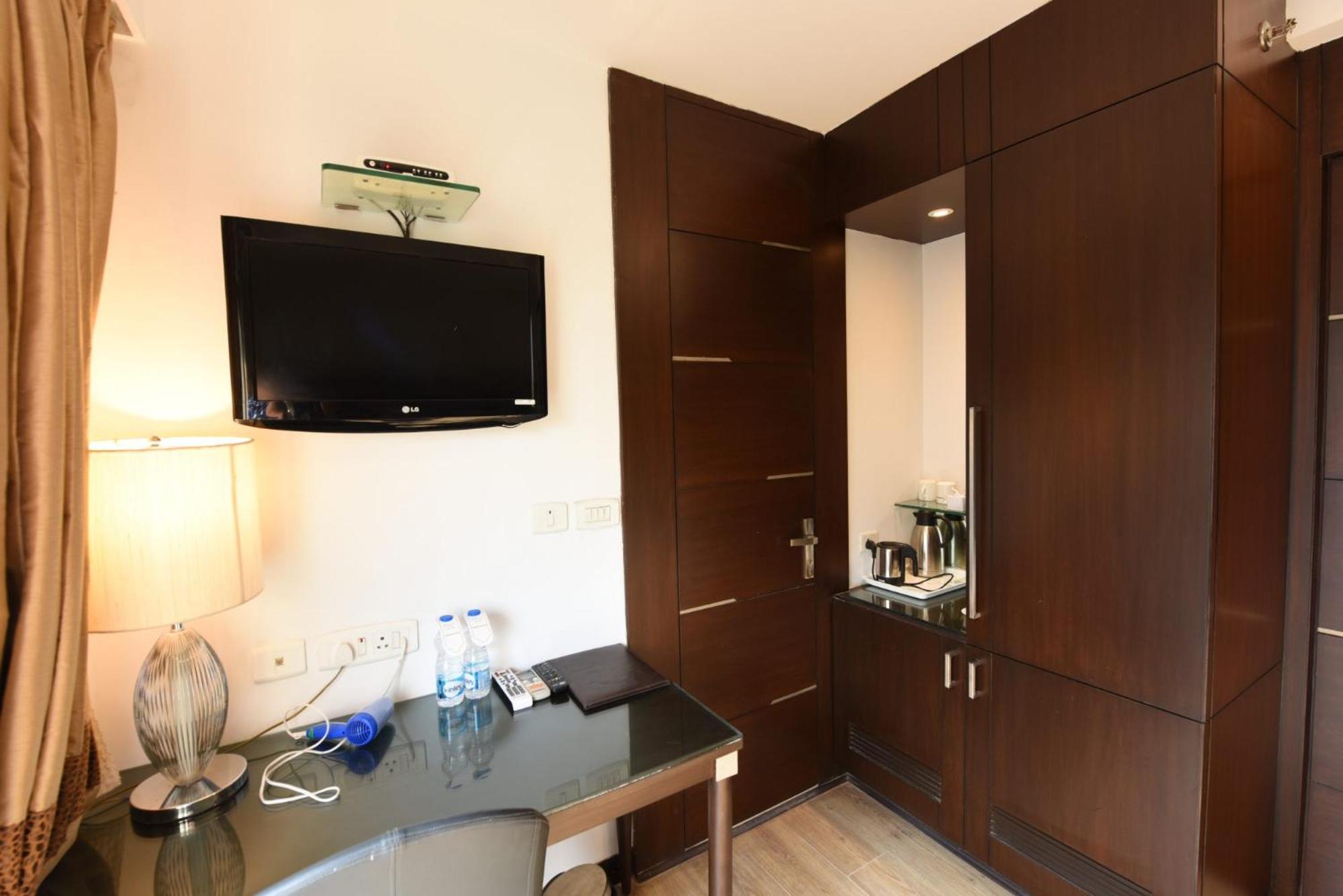 Double Room - Photo 11