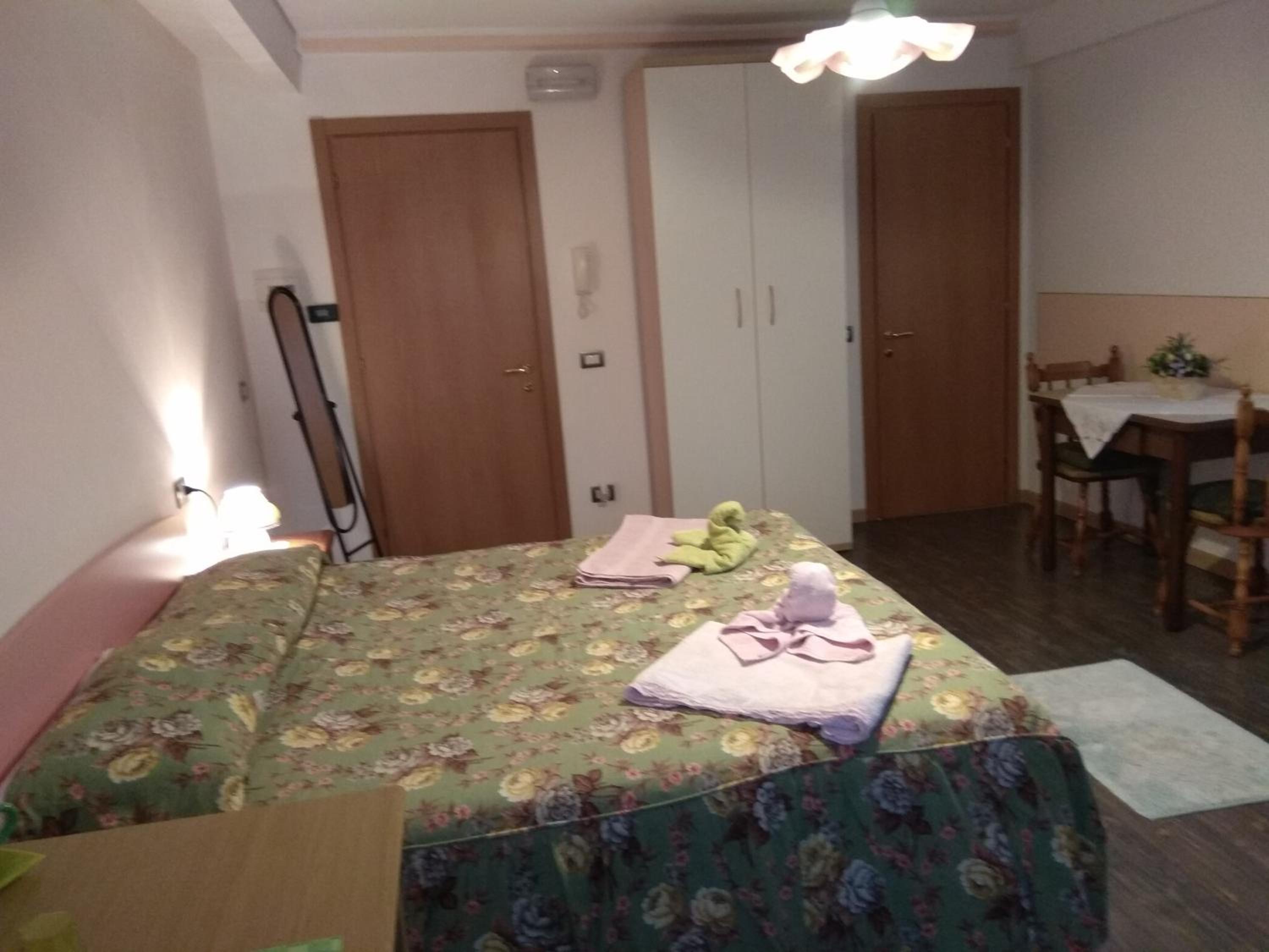 Family Room with Private Bathroom photo 1