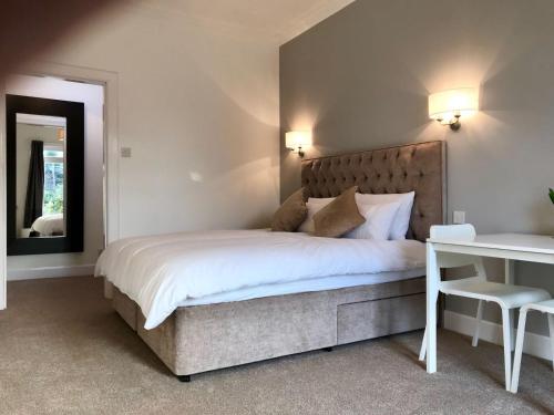 Deluxe Double Room with Shower photo 3