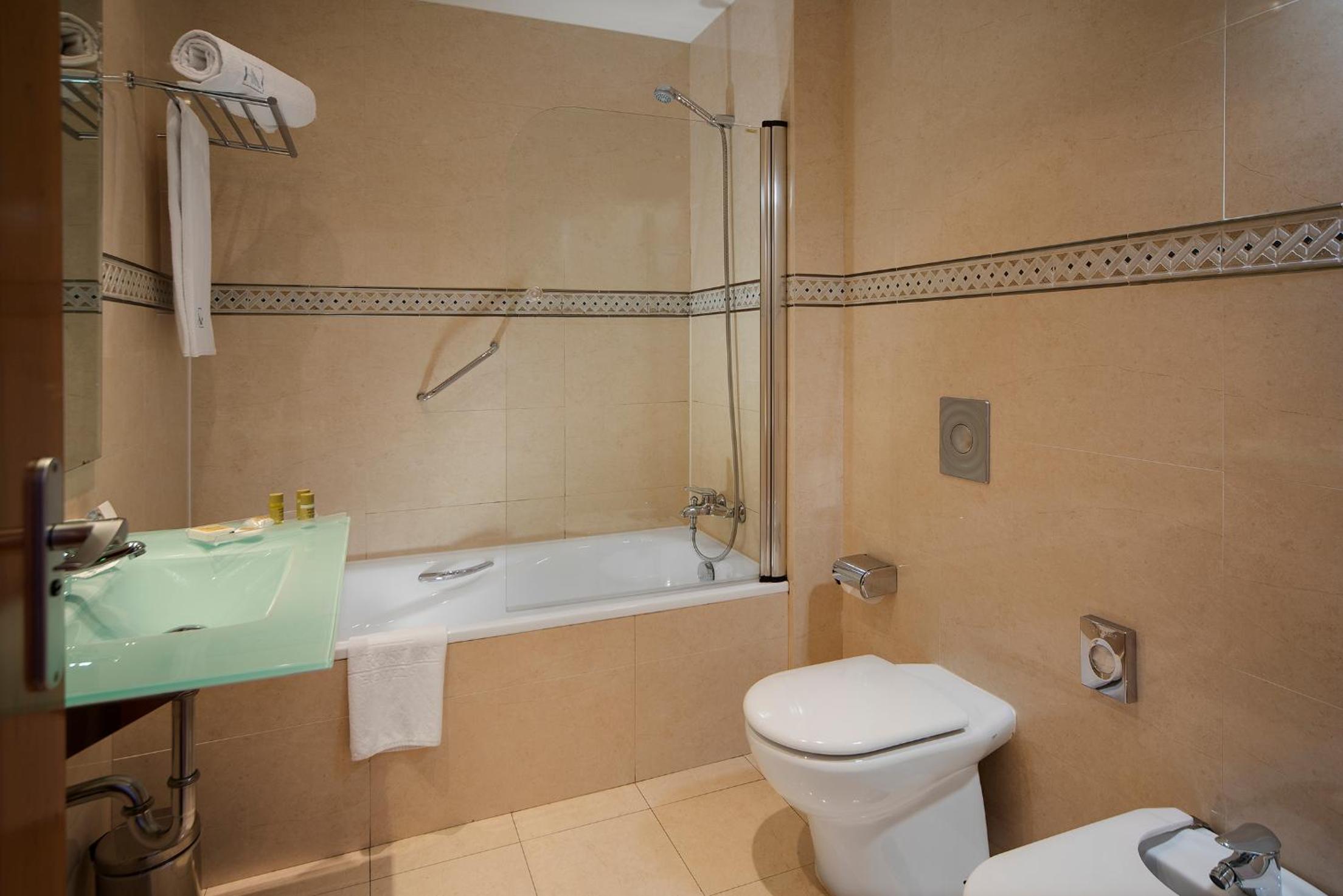 Double or Twin Room - Photo 2