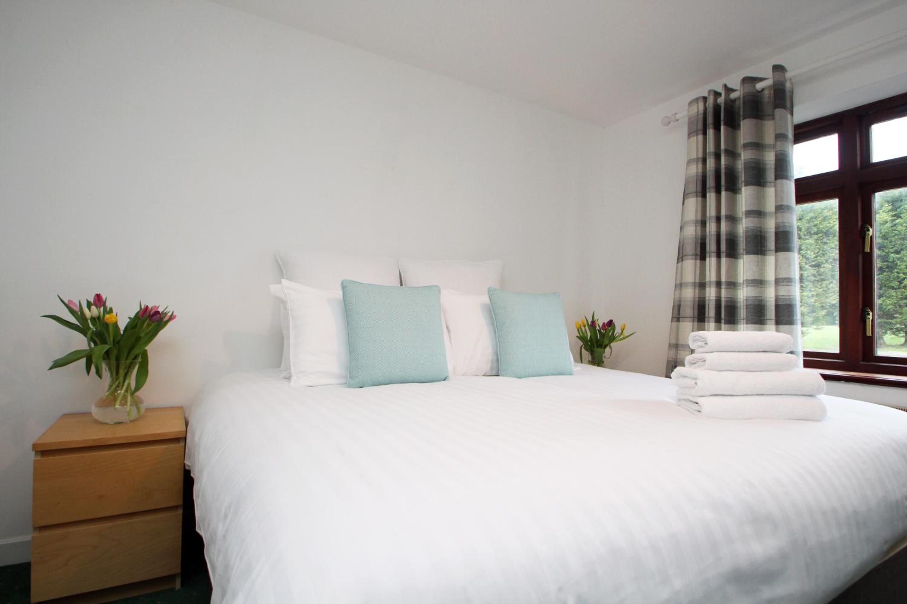 Double room with Queen Bed and Shower - Photo 12
