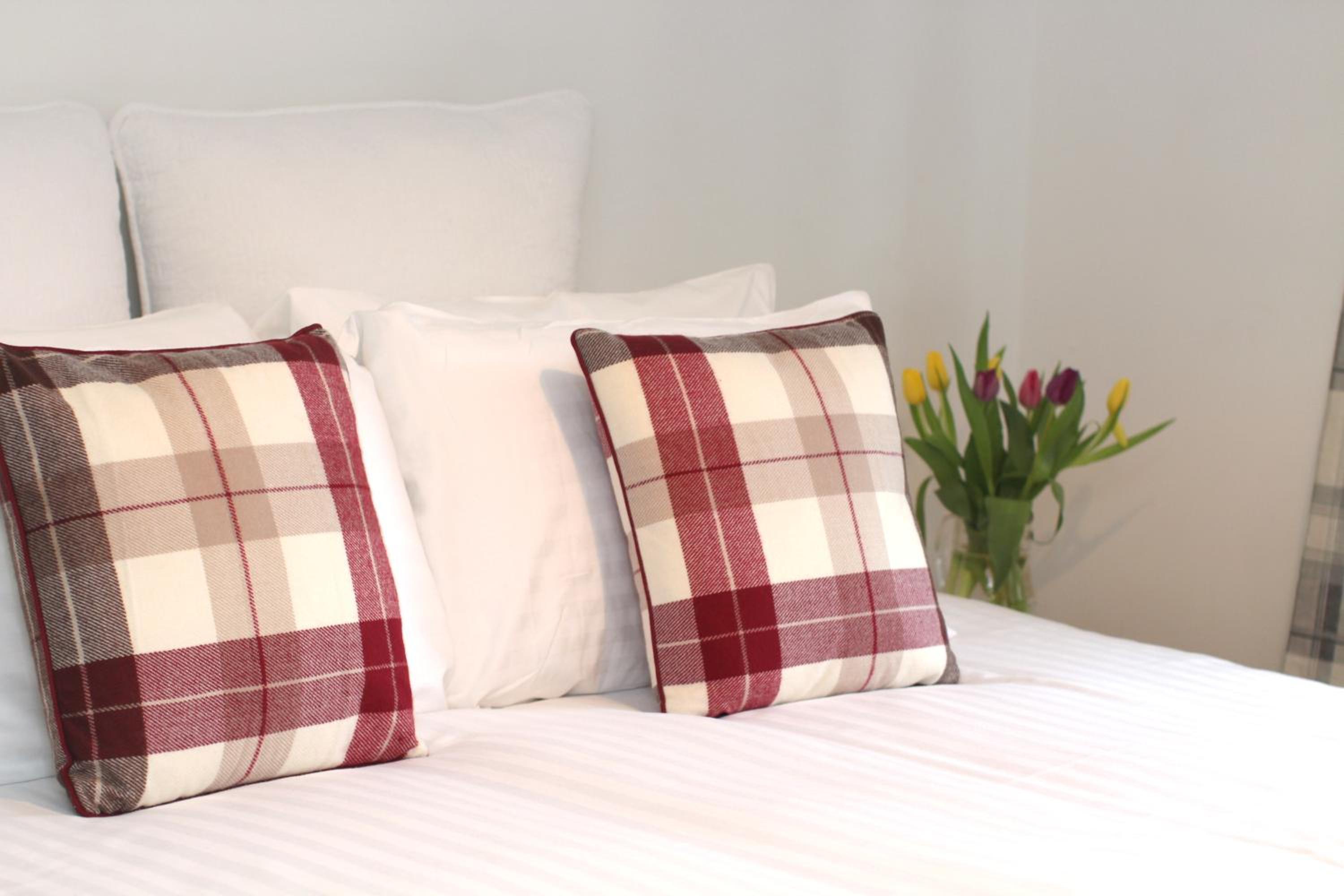Double room with Queen Bed and Shower - Photo 6