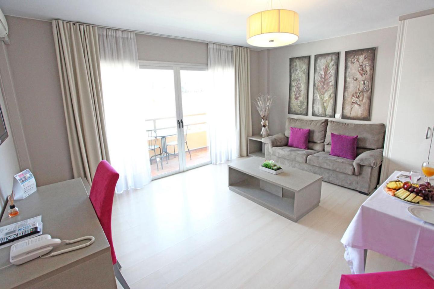 One-Bedroom Apartment - Photo 1