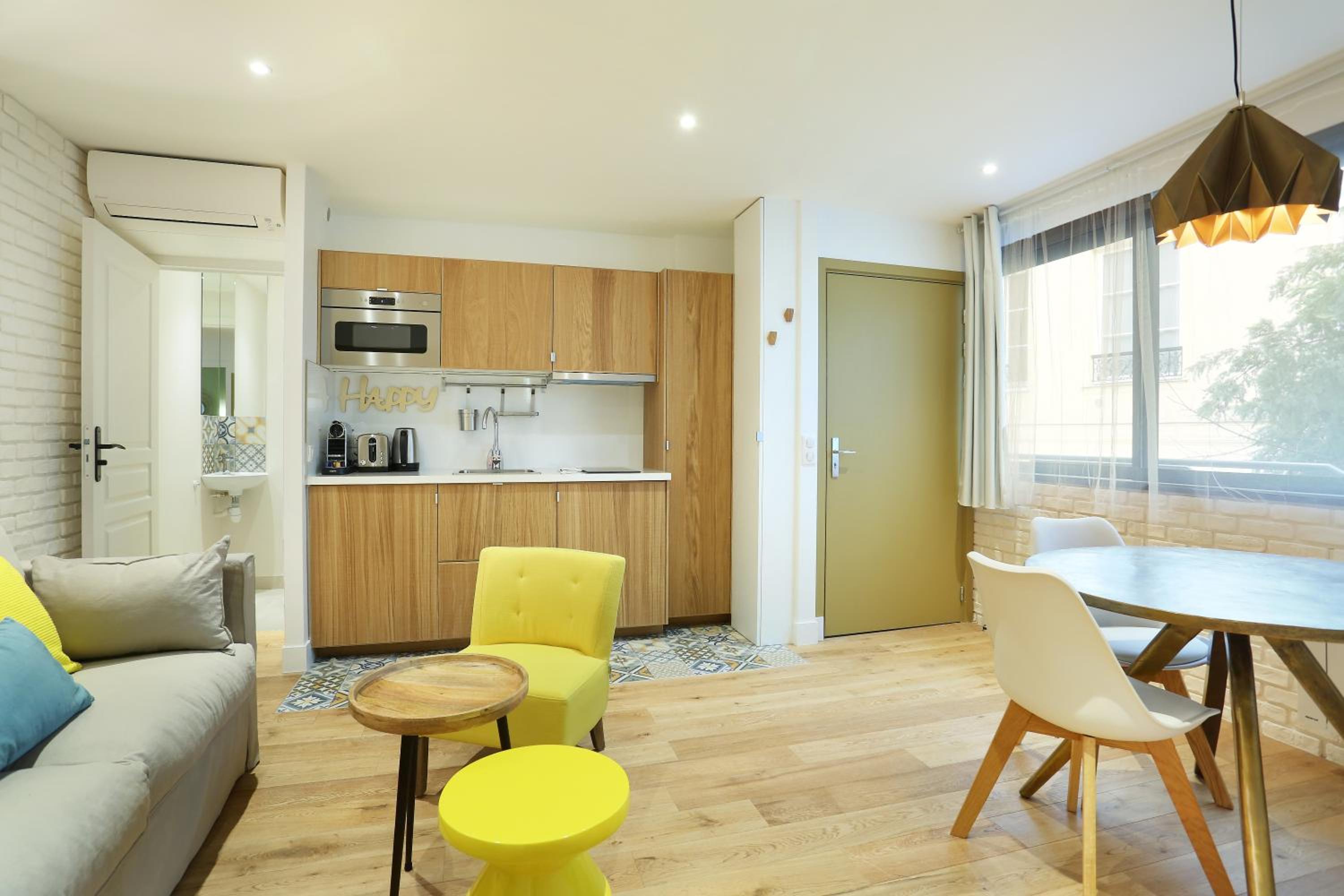 Apartment photo 2
