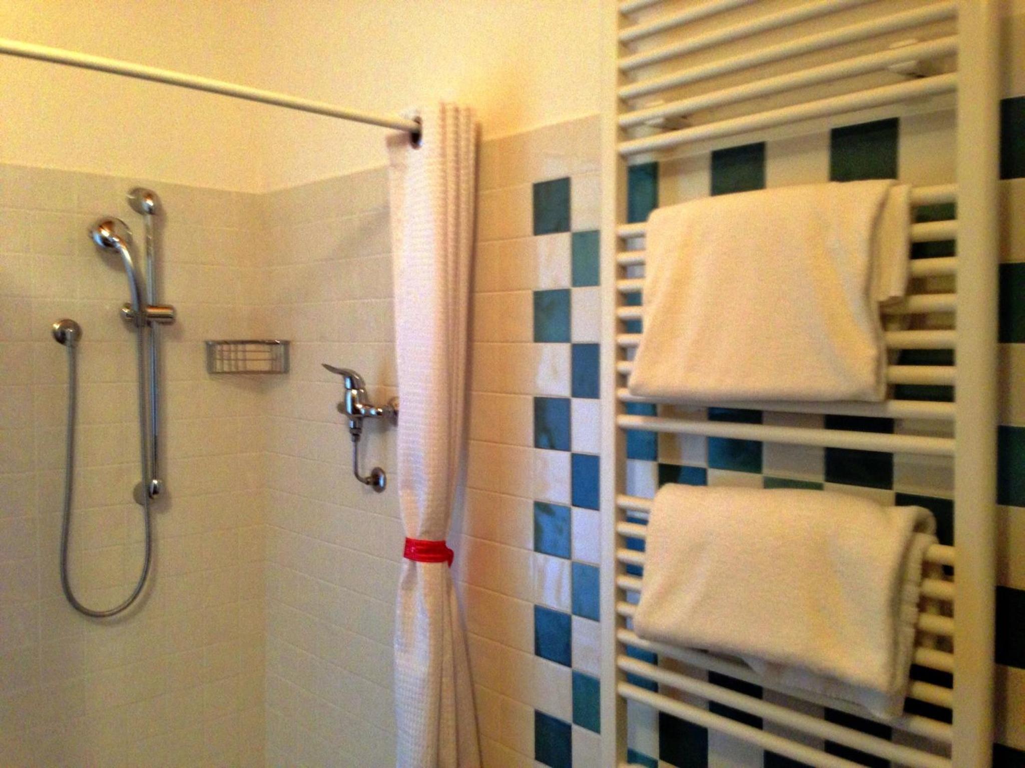 Standard Double Room - Photo 6