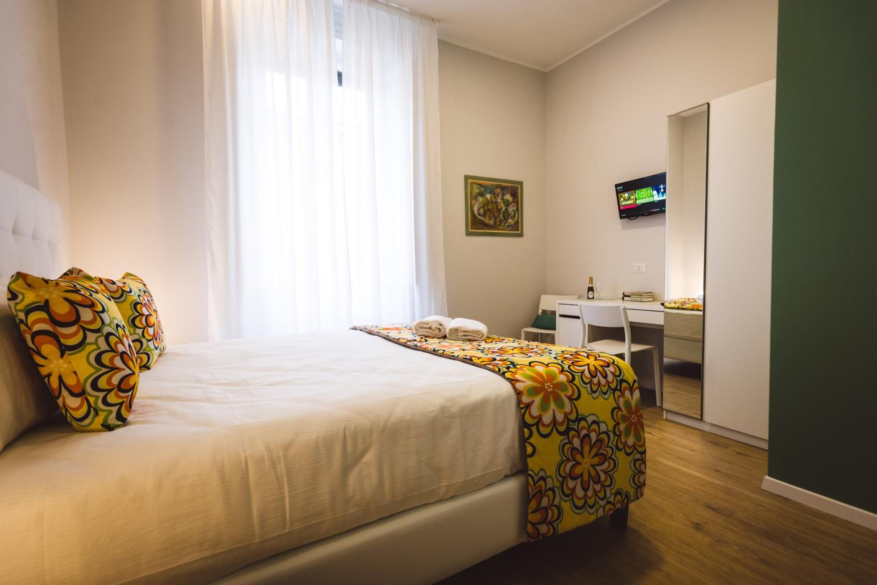 Double or Twin Room with Private Bathroom photo 2