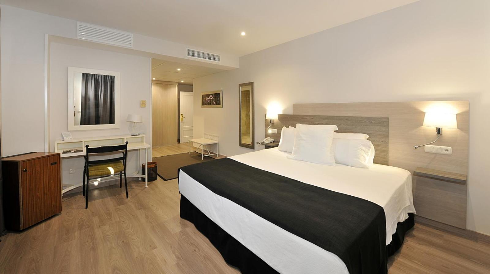 Suite - Photo 2