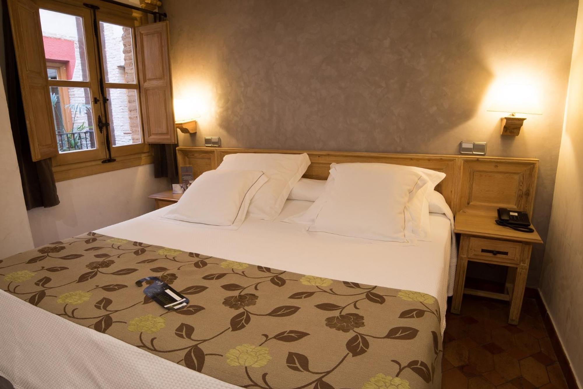 Double Room - Photo 6