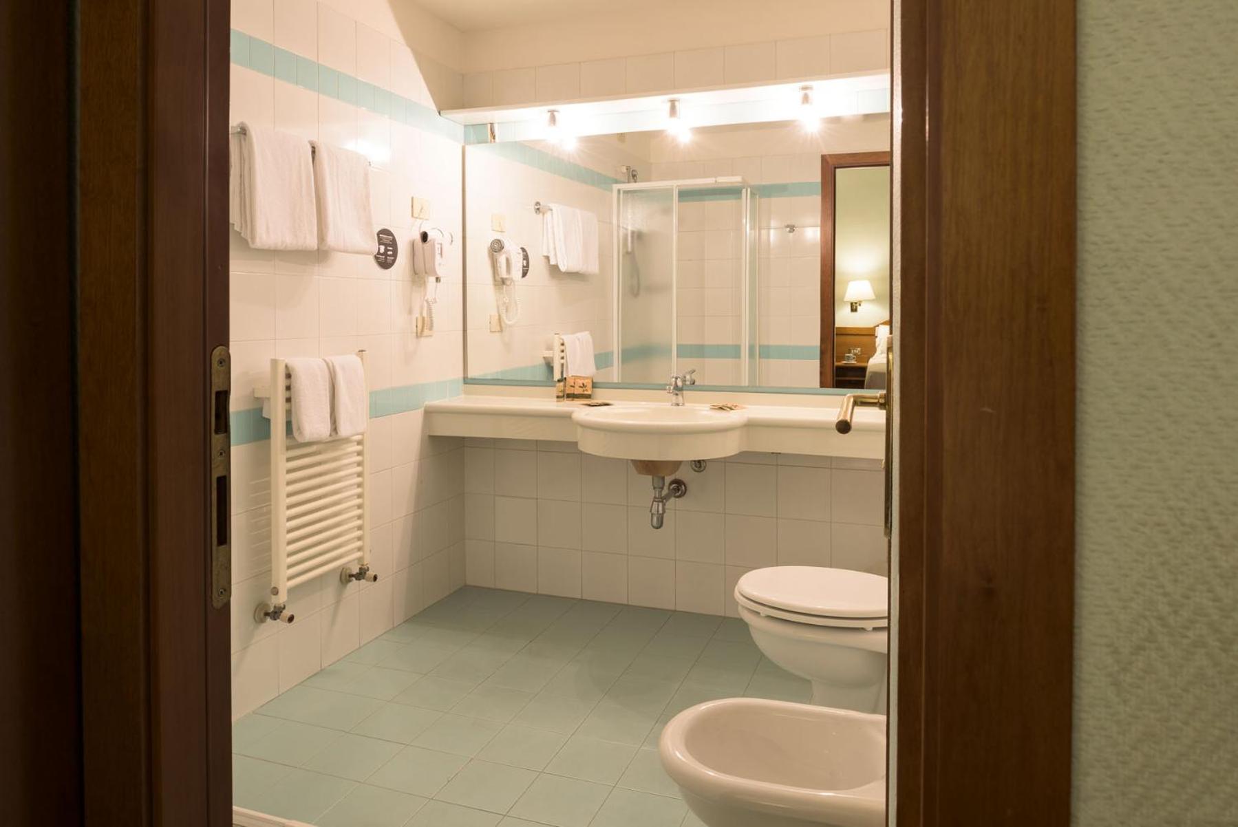 Double Room - Photo 2