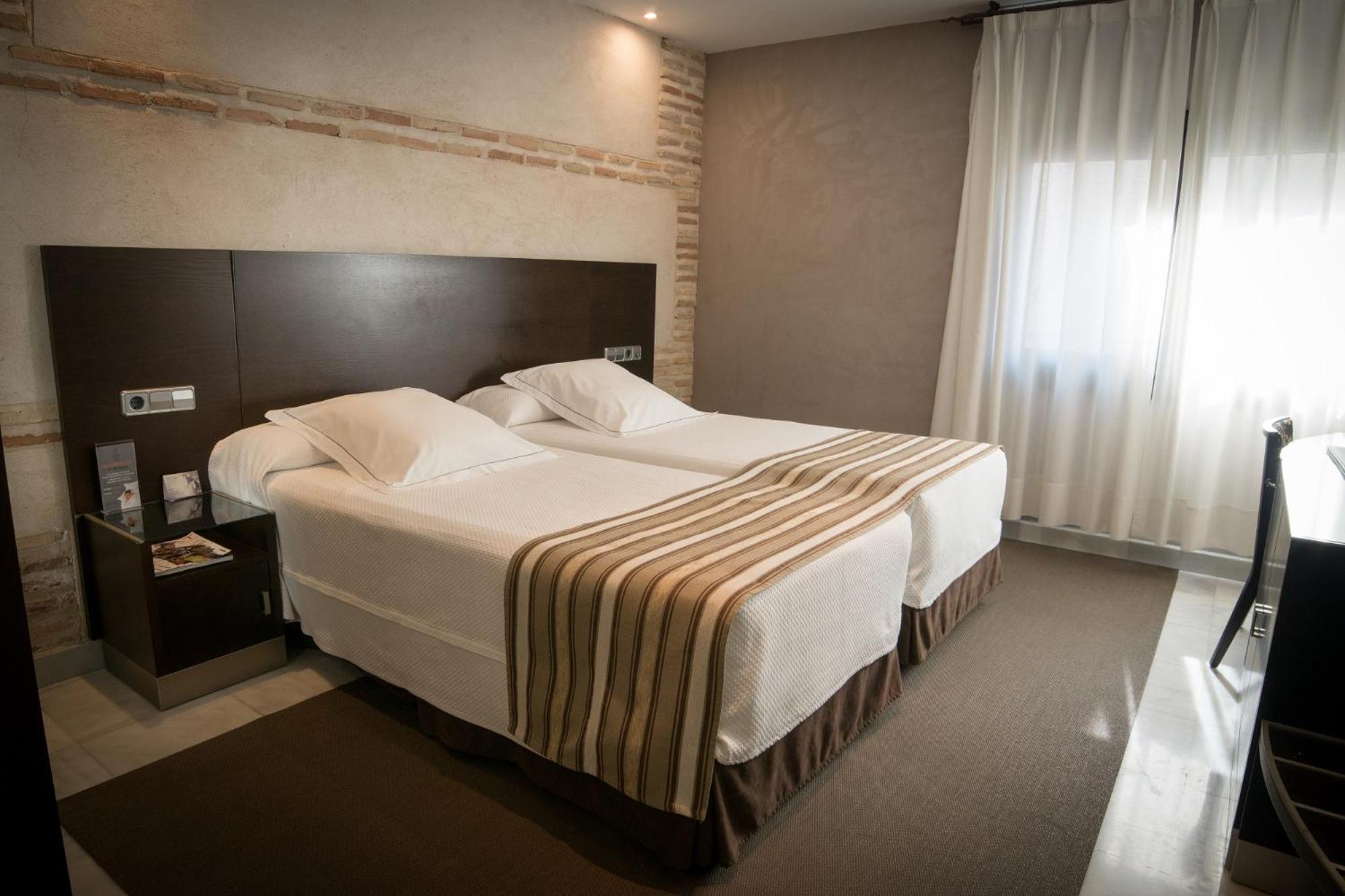 Superior Double or Twin Room - Photo 4