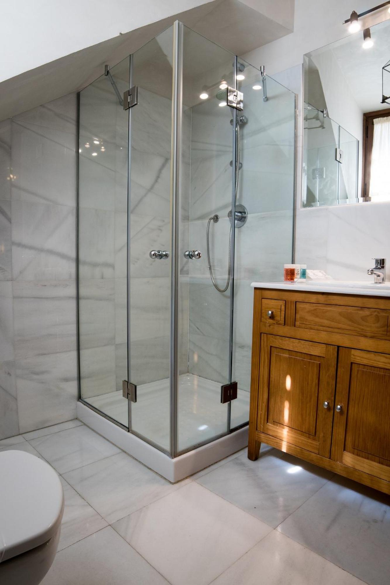 Quadruple Room - Photo 4