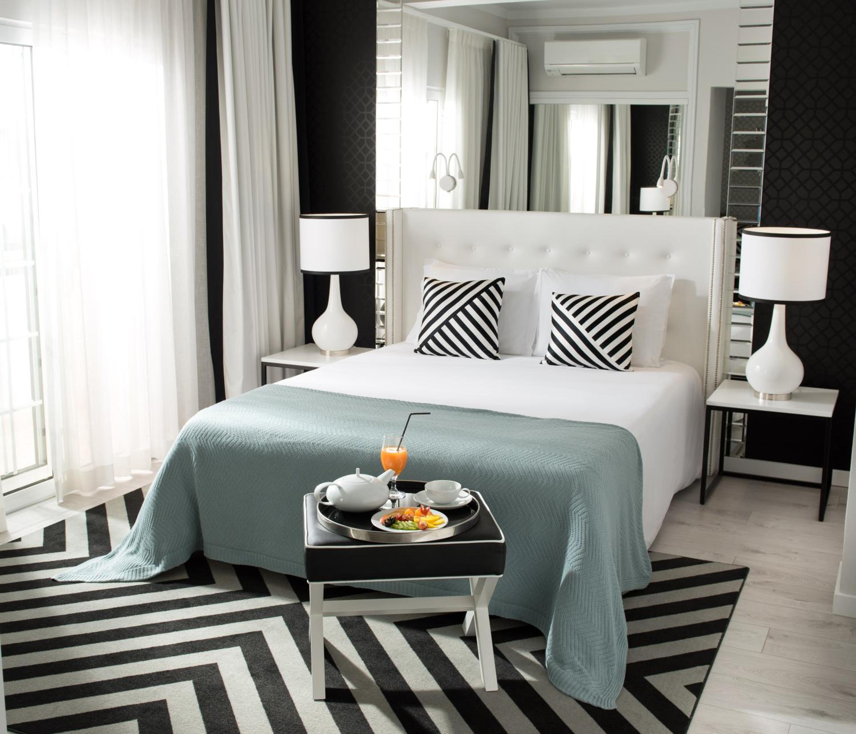 Double or Twin Room - Photo 6