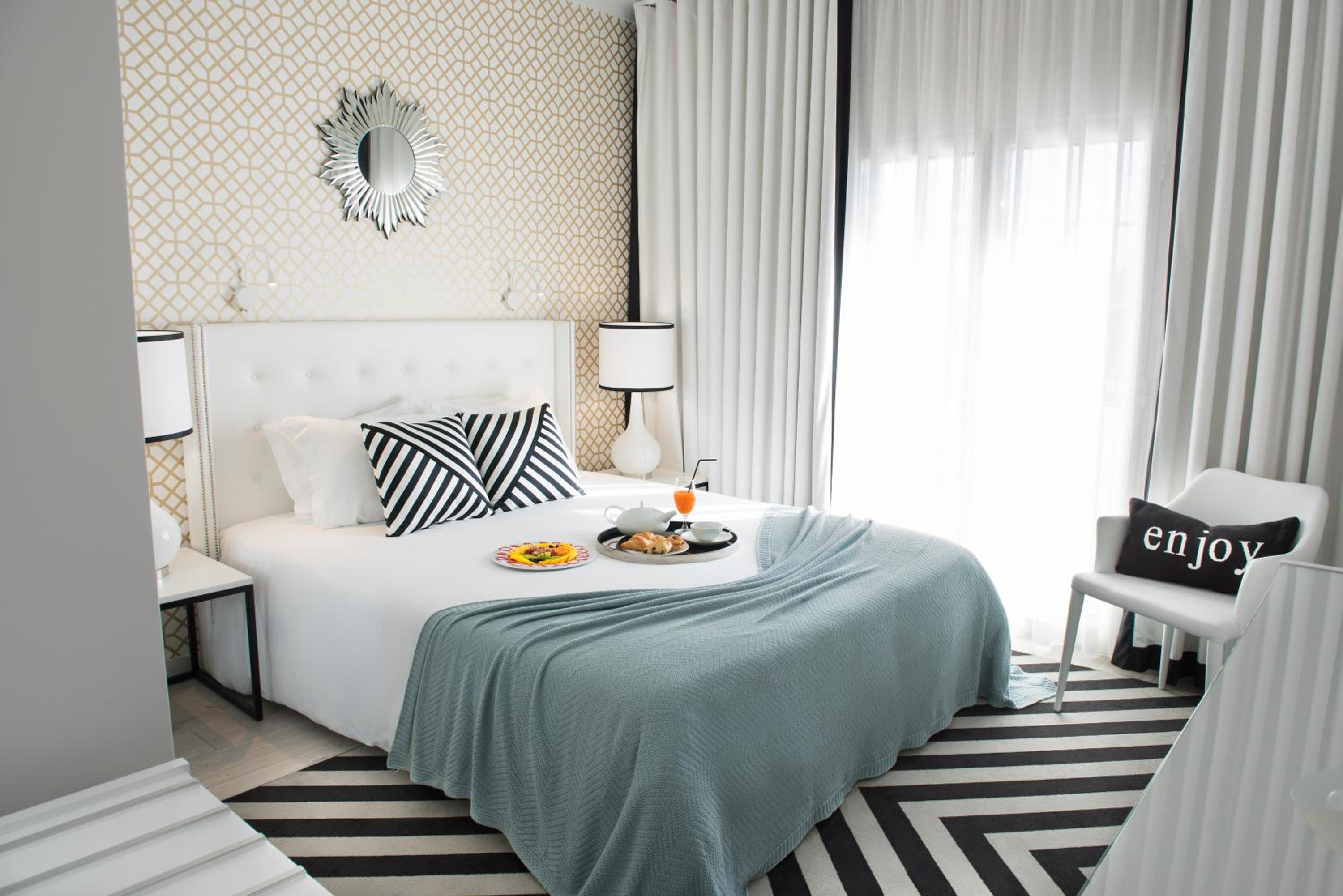 Deluxe Double Room with Romantic Package photo 3