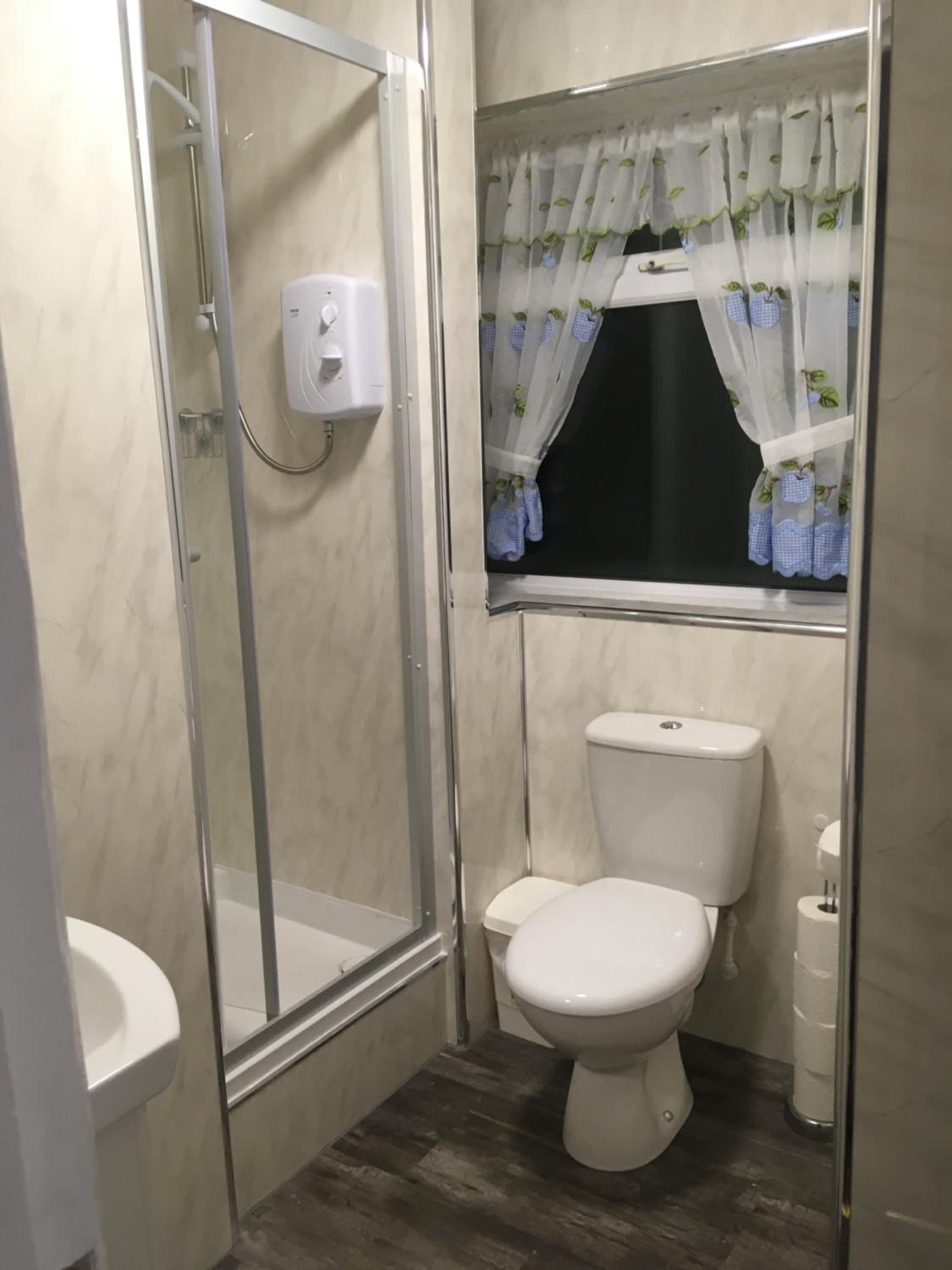 Double Room with Shared Bathroom photo 3