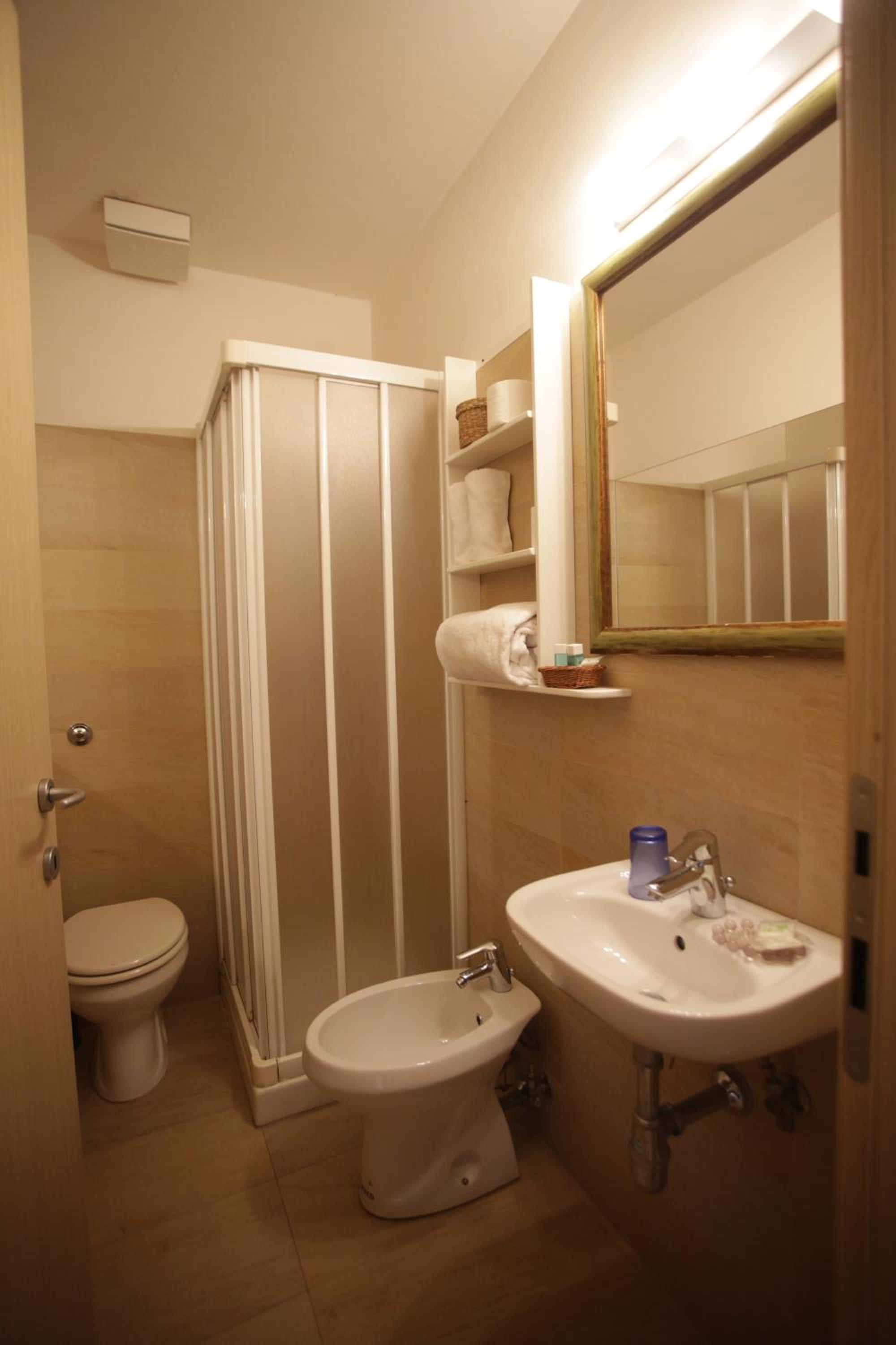 Large Two-Bedroom Apartment photo 3
