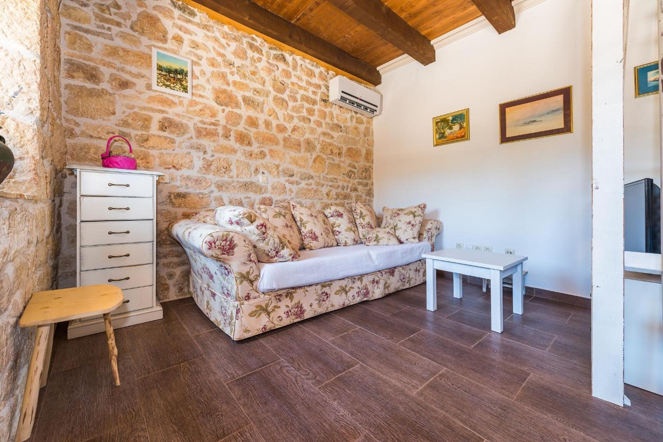 Villa photo 2