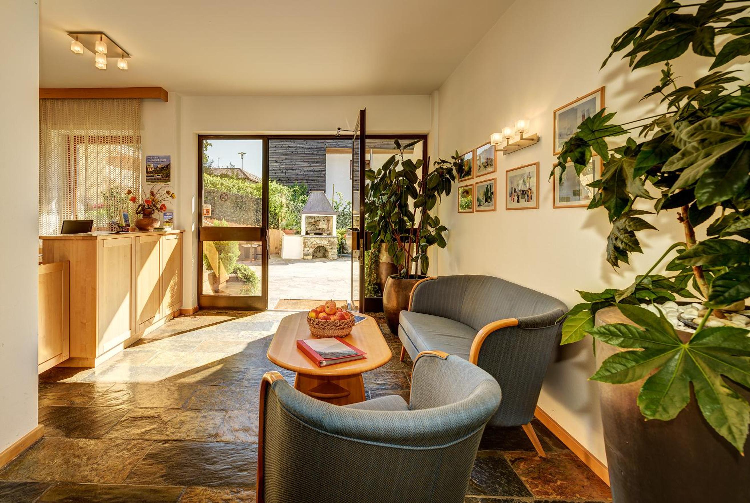 Apartment with Mountain View