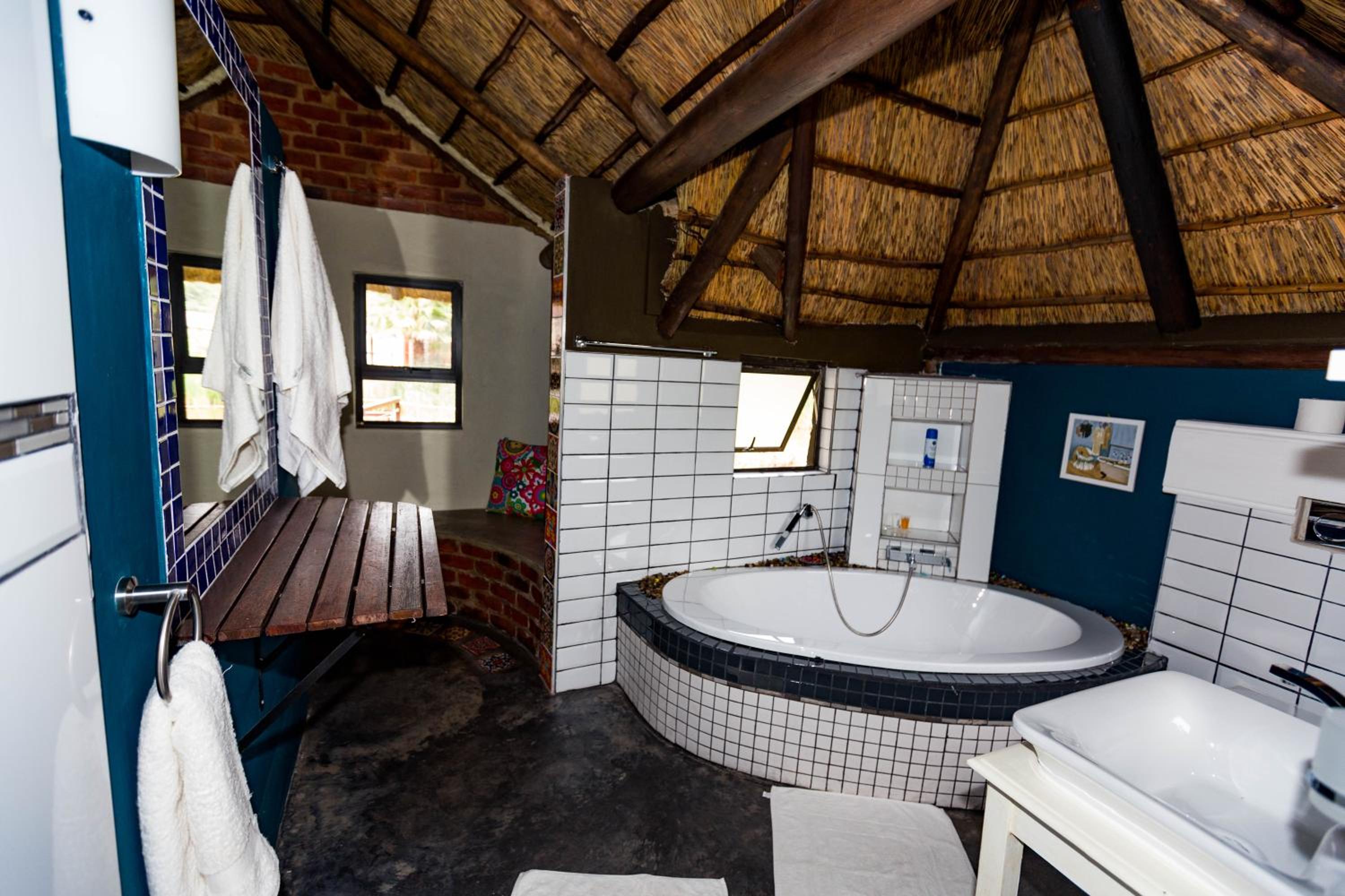 Bungalow - Water Front  - Photo 6