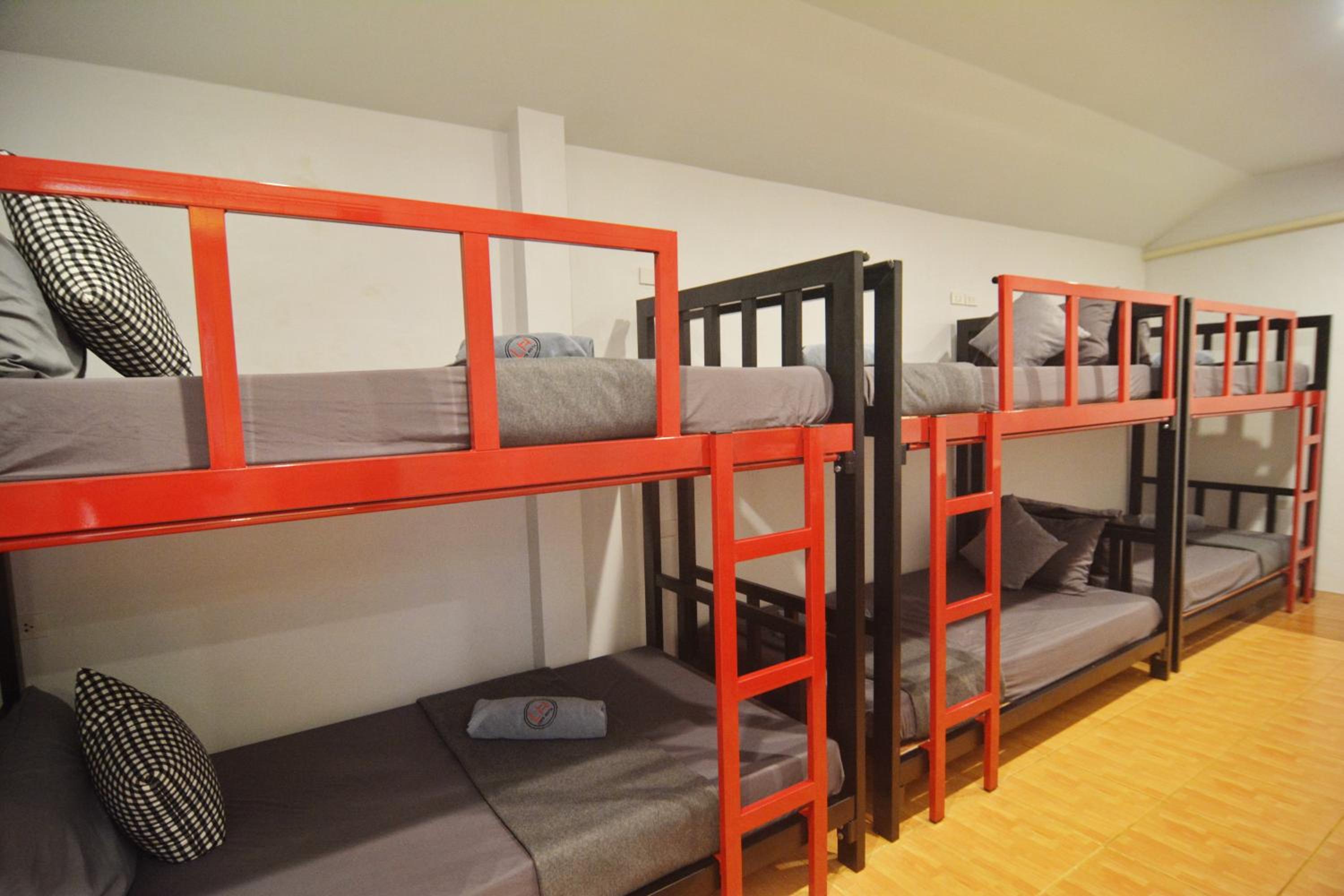 Bed in 6-Bed Mixed Dormitory Room photo 1