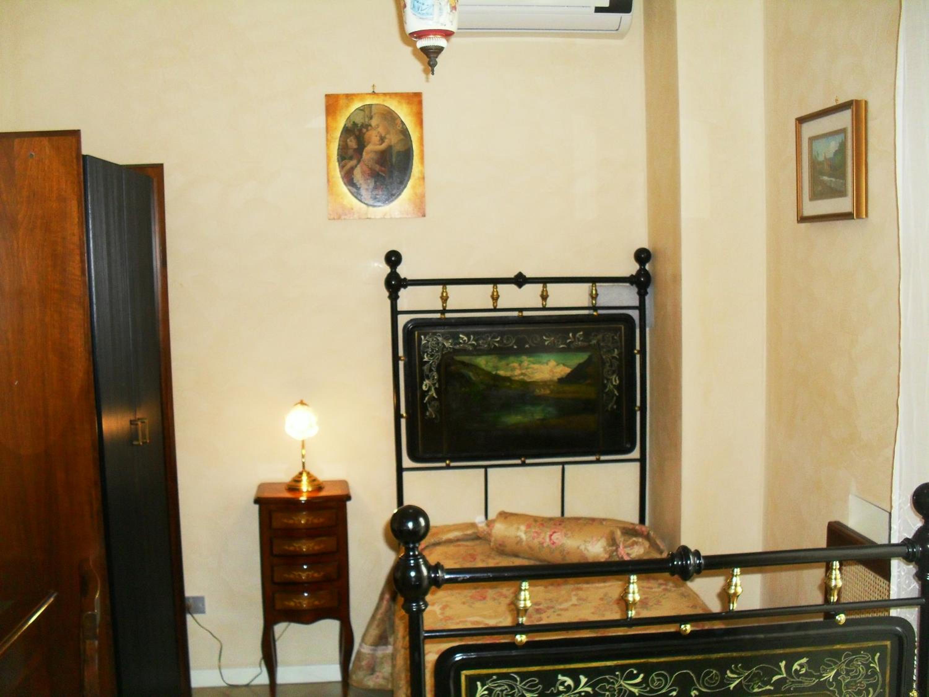 Deluxe Single Room with Balcony photo 1