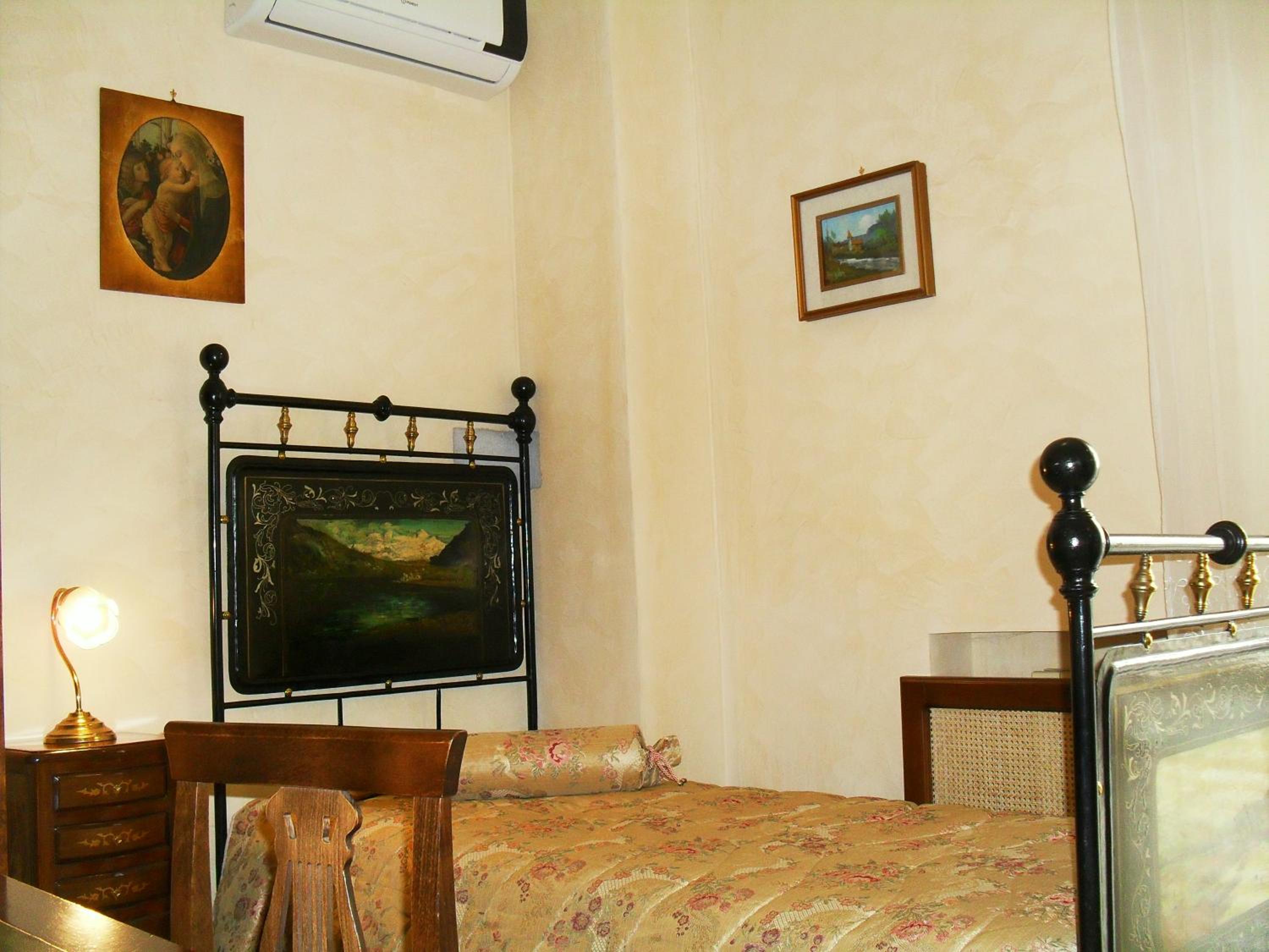 Deluxe Single Room with Balcony photo 3