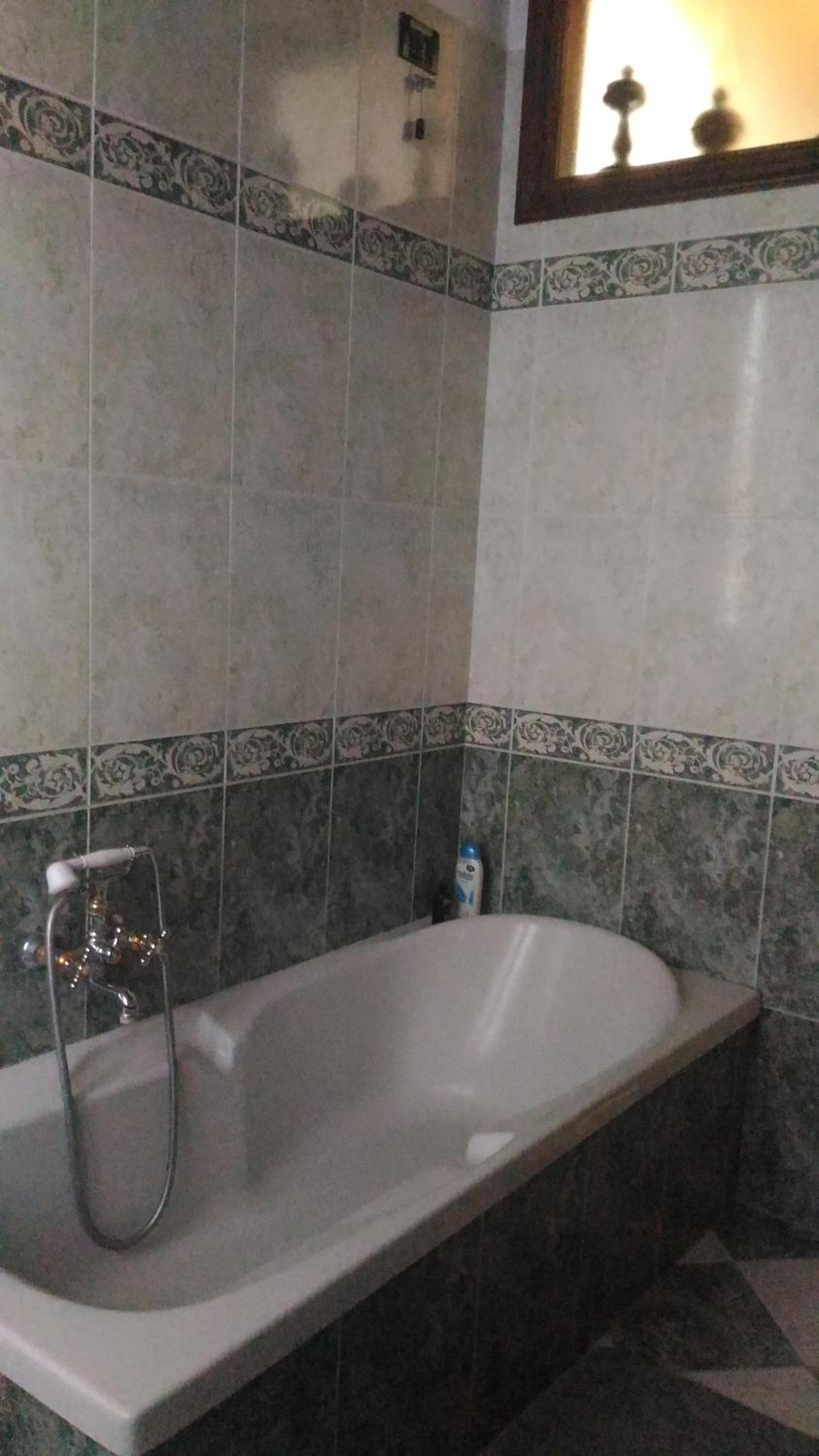 Double or Twin Room with Private External Bathroom - Photo 6