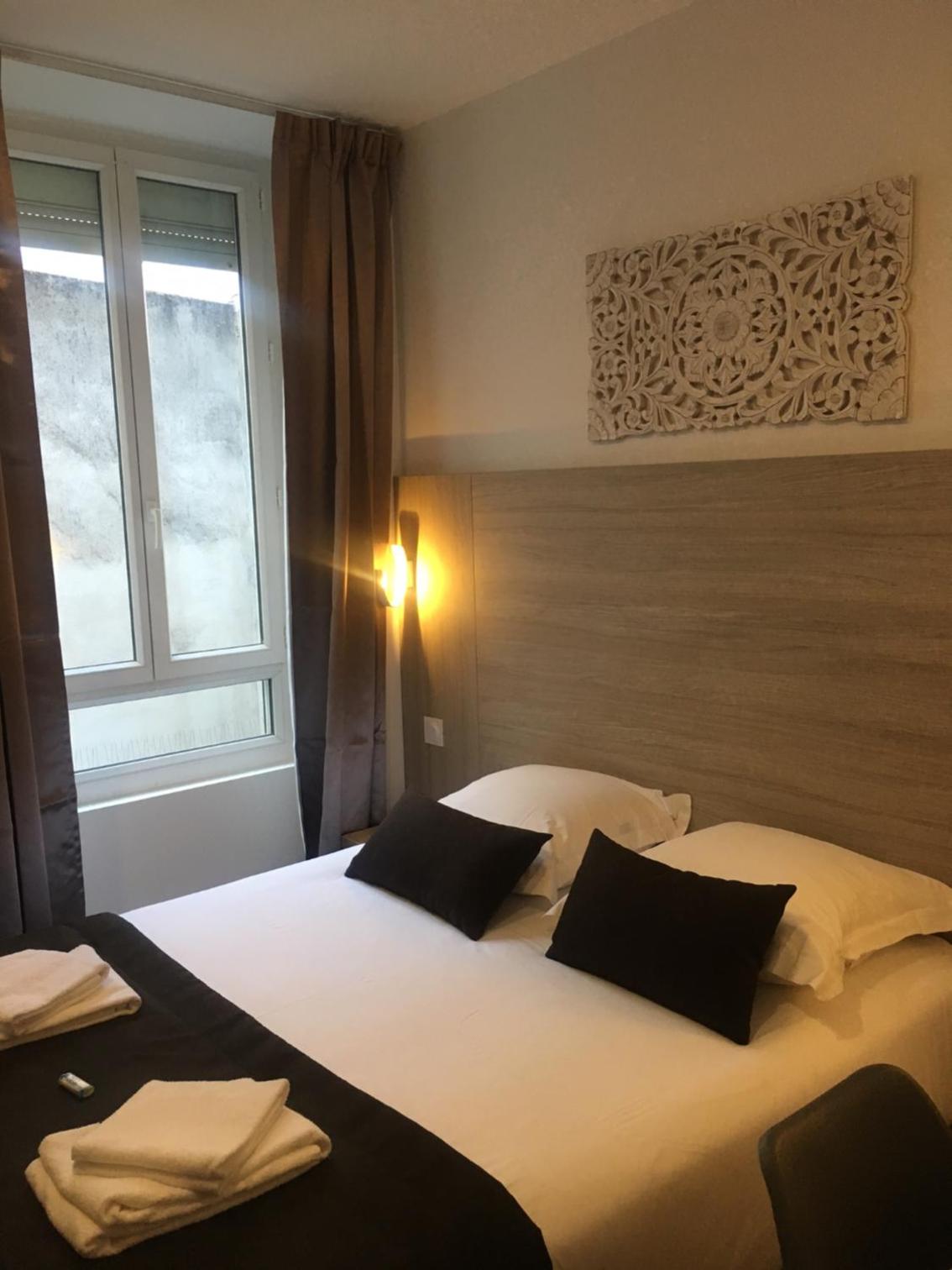 Standard Double Room - Photo 4