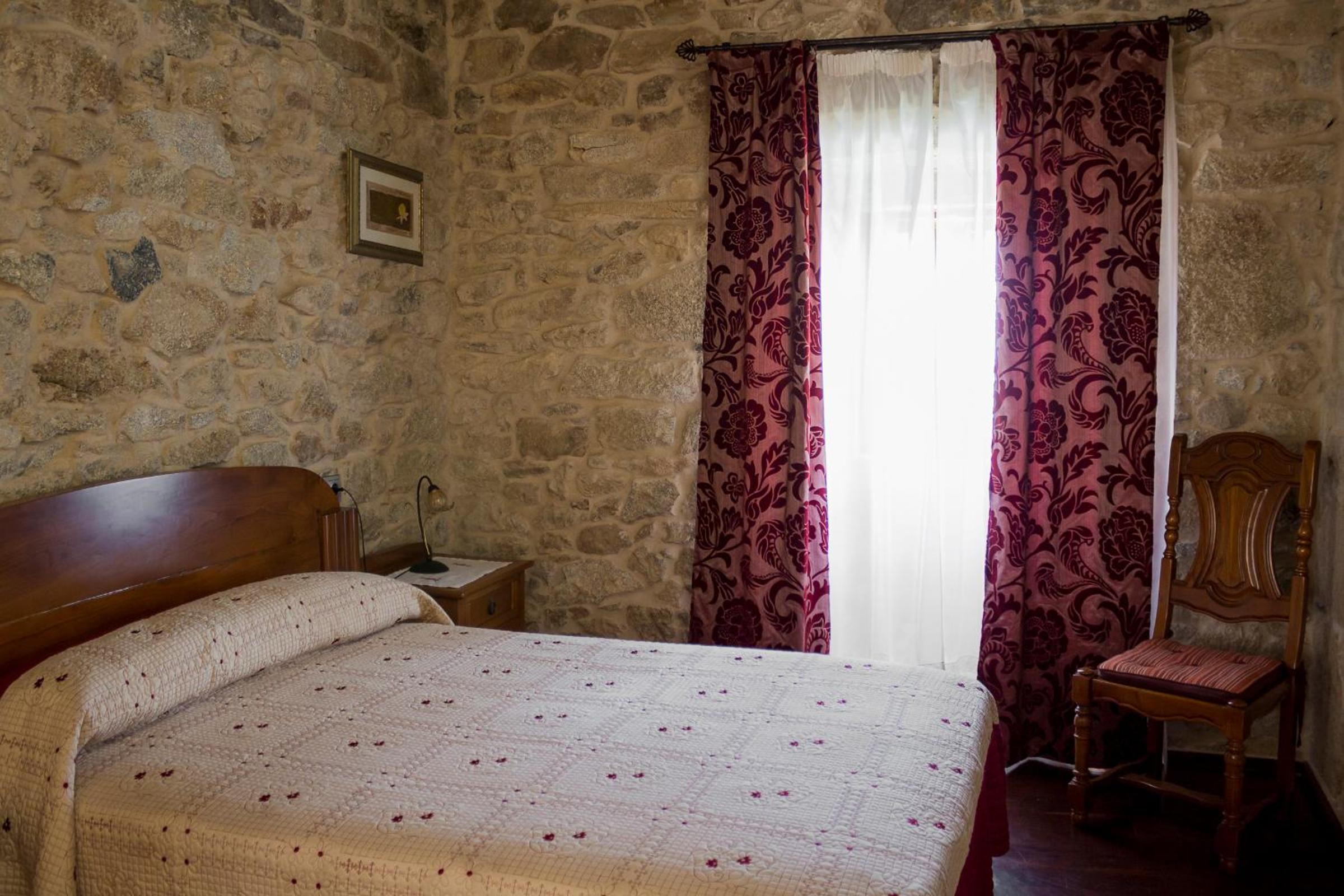 Deluxe Double Room with Bath photo 3