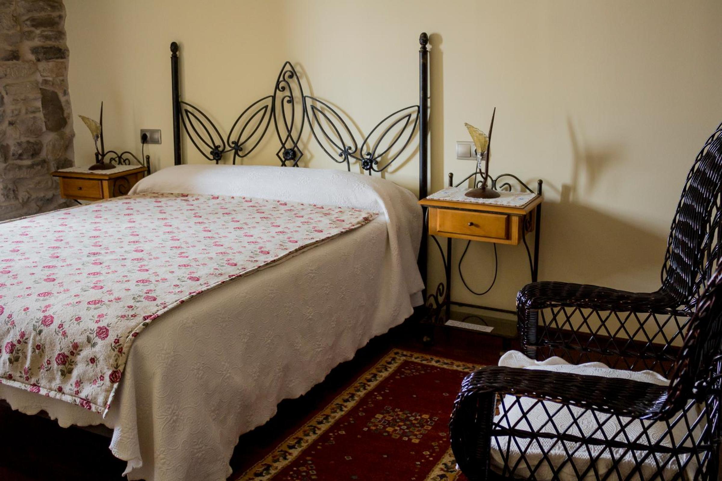 Deluxe Queen Room - Photo 3