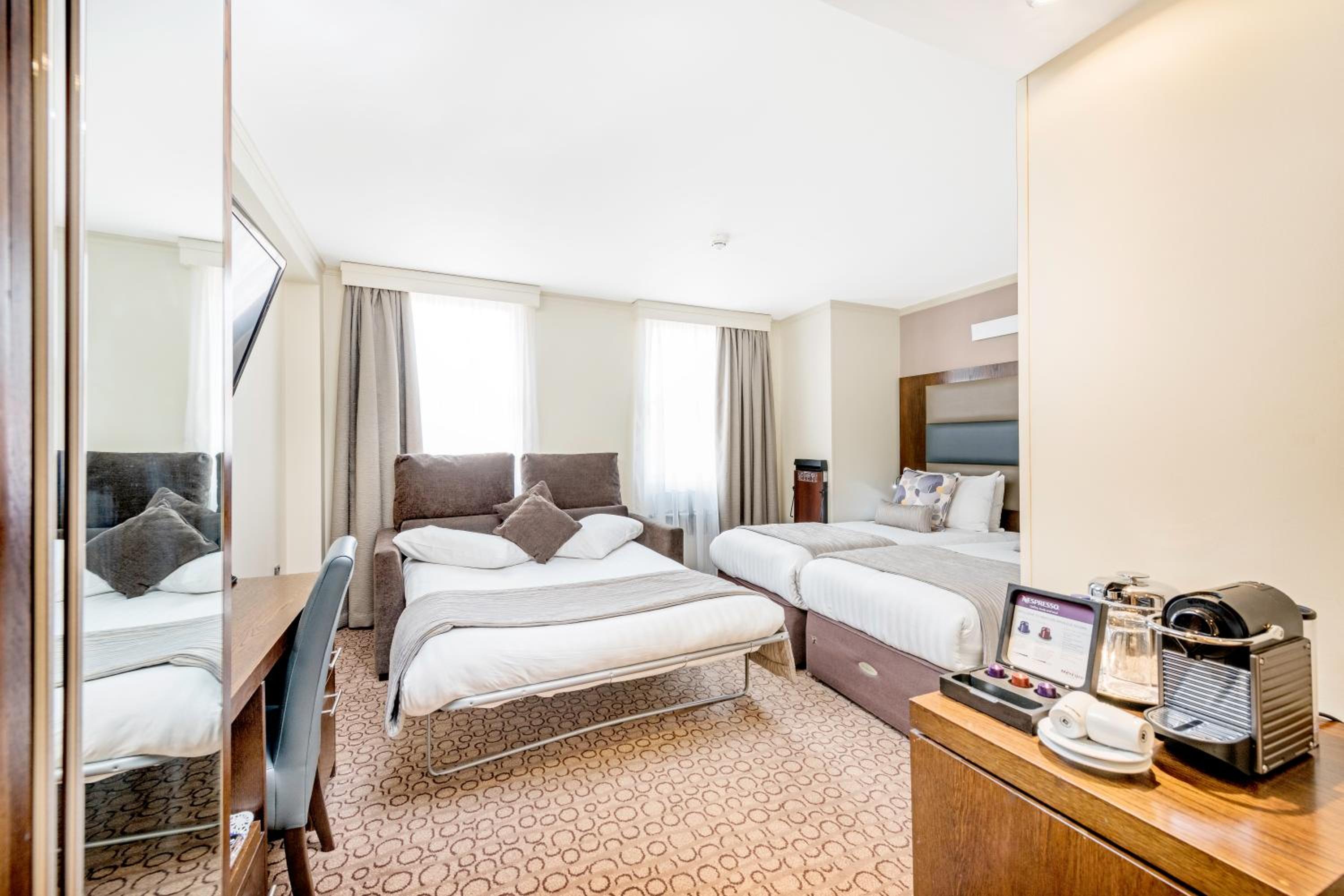 Executive King Room with Sofa Bed