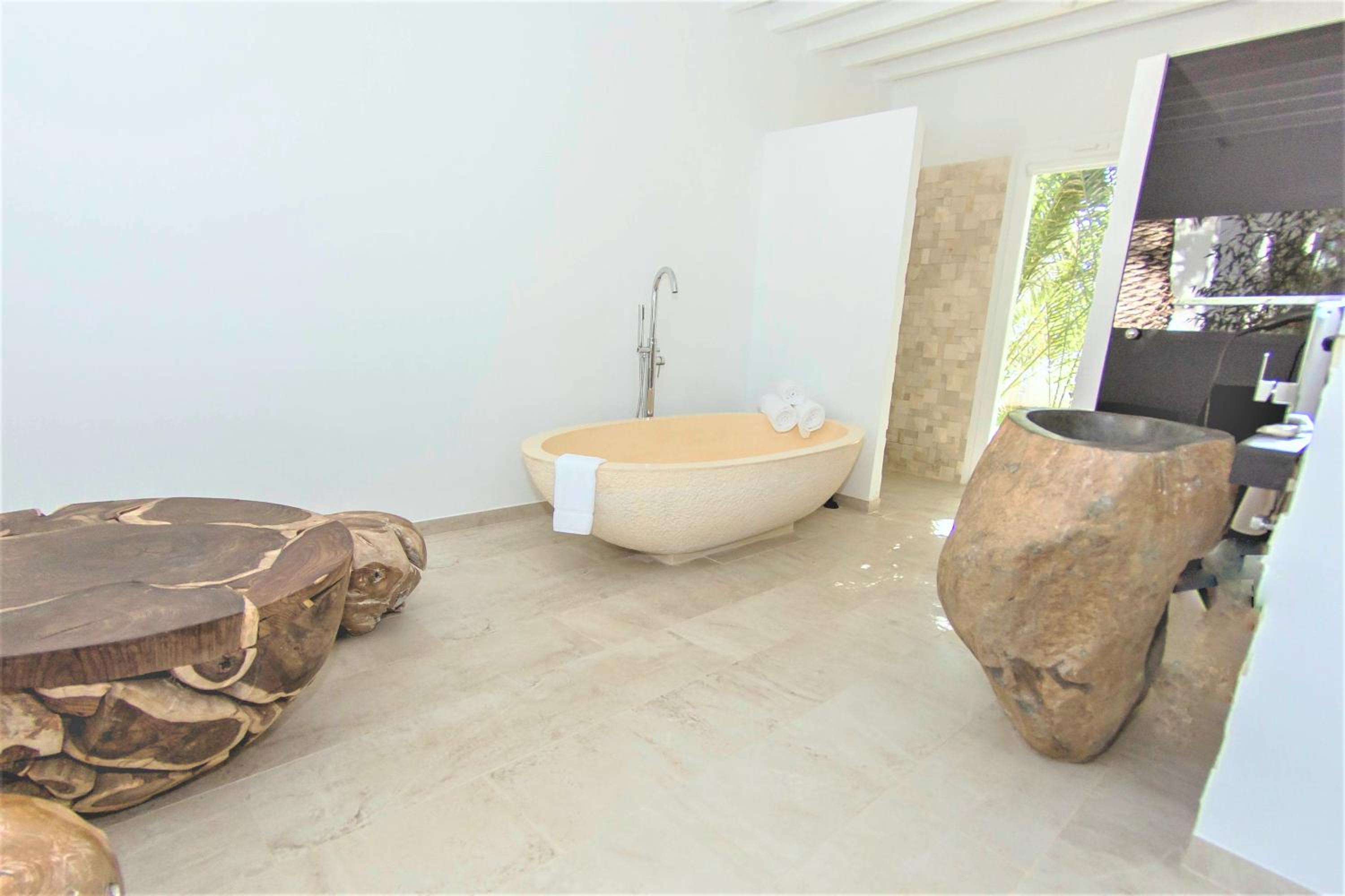 Deluxe Double or Twin Room with Garden View photo 2