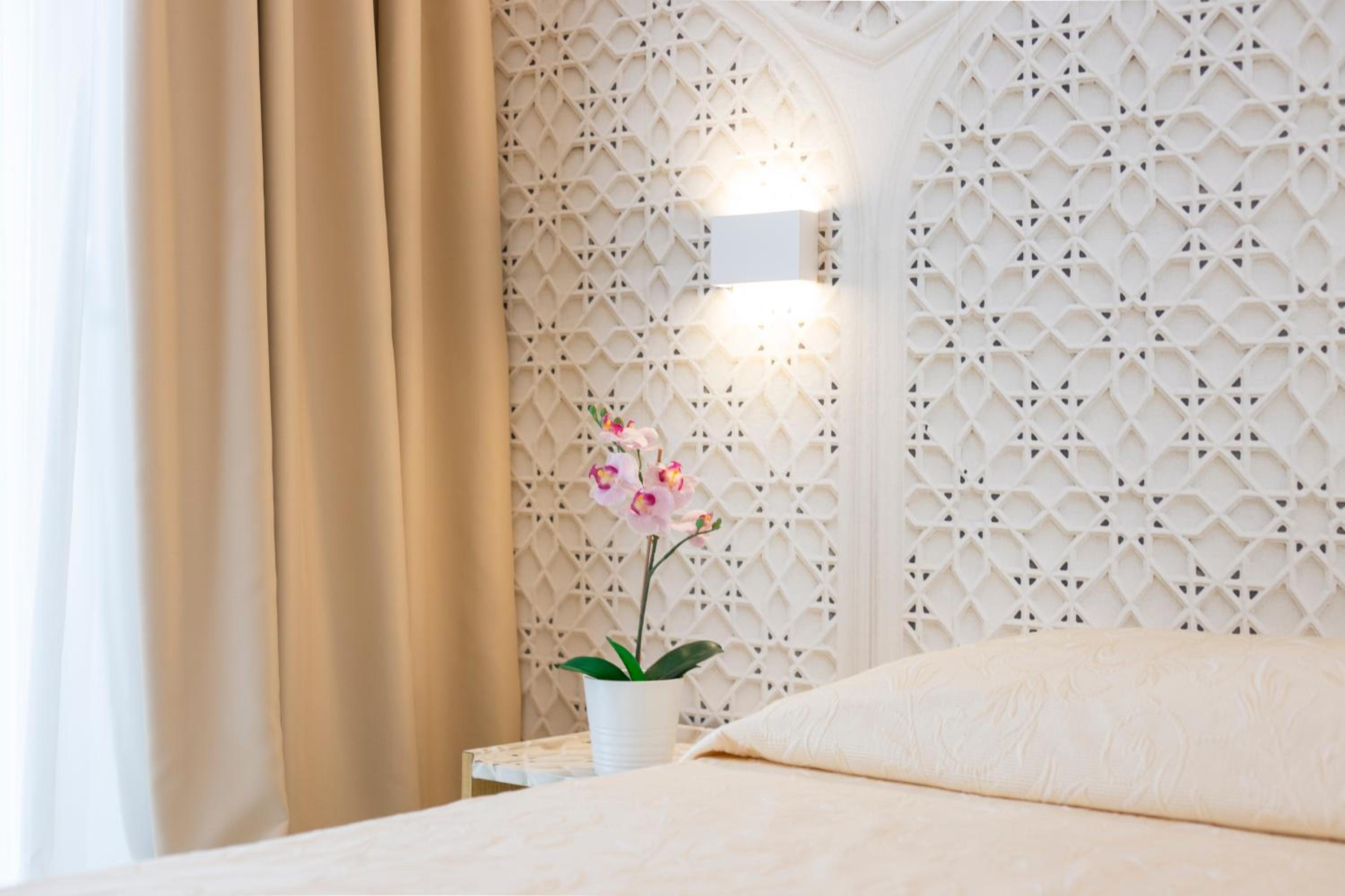 Standard Double or Twin Room - Photo 7