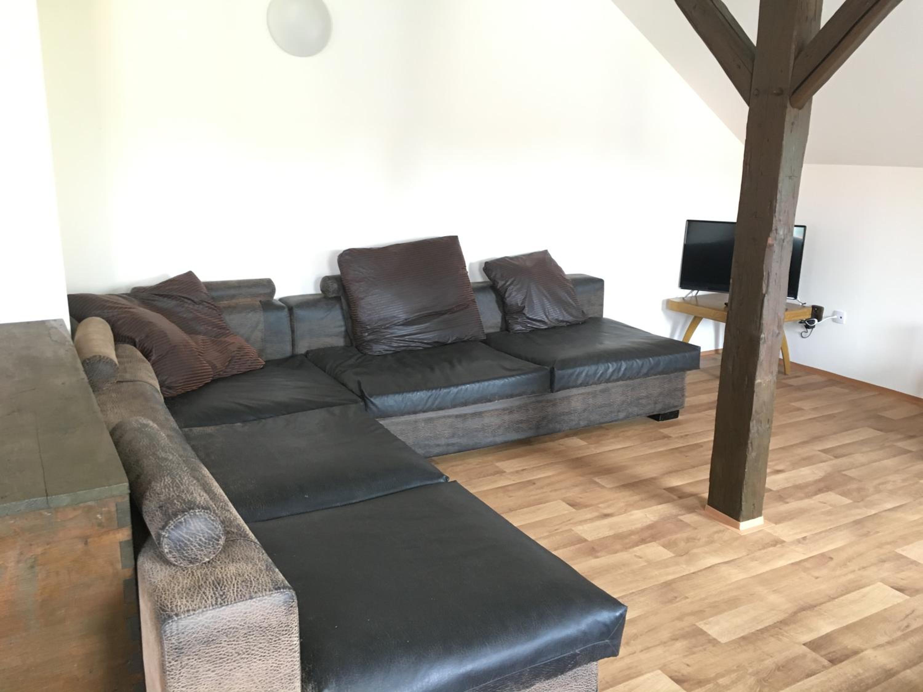 Suite - Photo 1