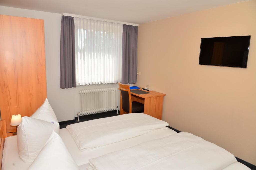 Standard Double Room - Photo 4